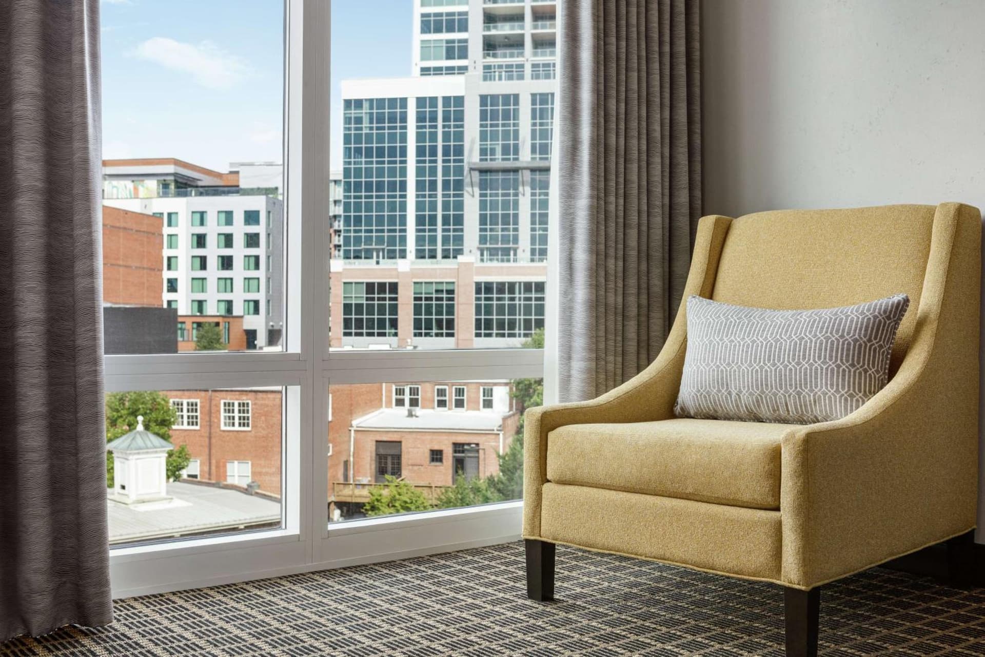 Hampton Inn & Suites Greenville-Downtown-Riverplace gallery photo in Greenville, SC — image 30