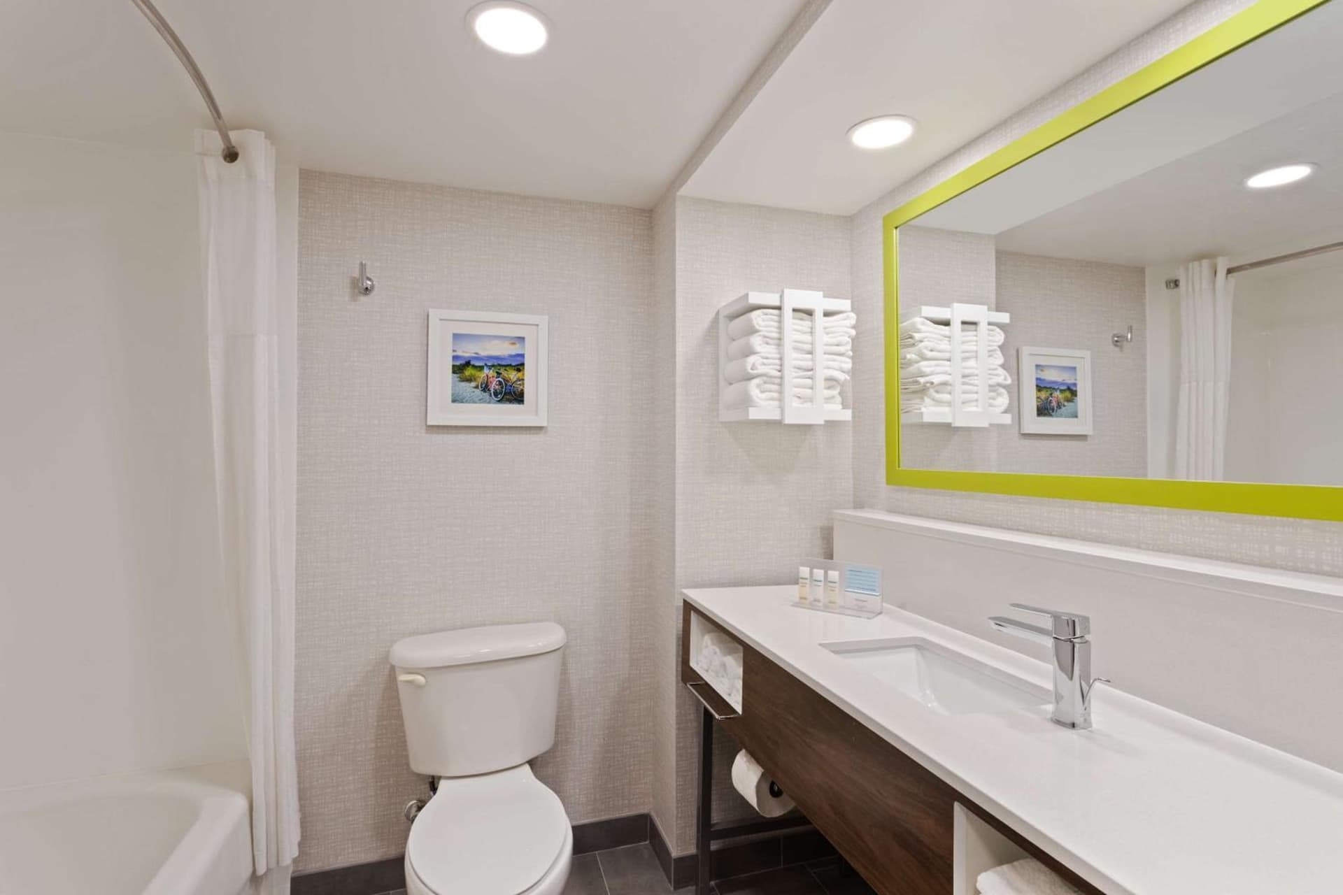 Hampton Inn & Suites Fort Myers Beach/Sanibel Gateway gallery photo in Fort Myers Beach, FL — image 23