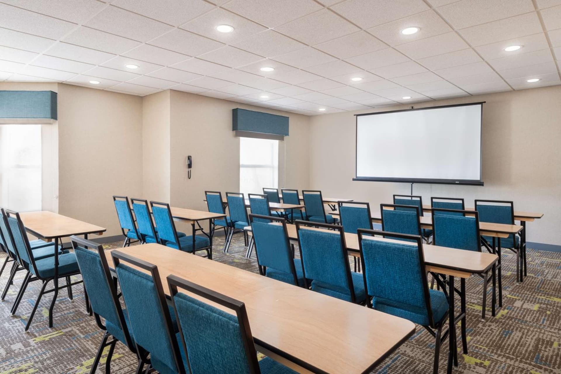 Hampton Inn & Suites Fort Myers Beach/Sanibel Gateway gallery photo in Fort Myers Beach, FL — image 9