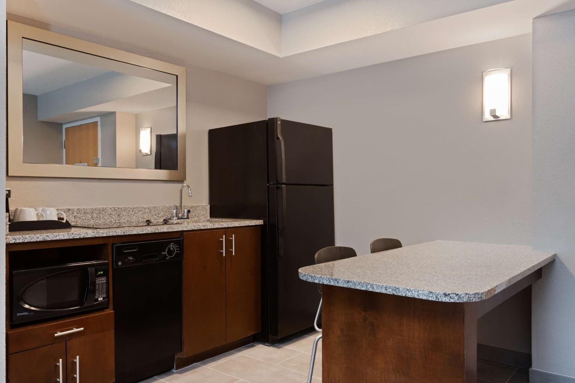 Hampton Inn & Suites Fort Myers Beach/Sanibel Gateway gallery photo in Fort Myers Beach, FL — image 37