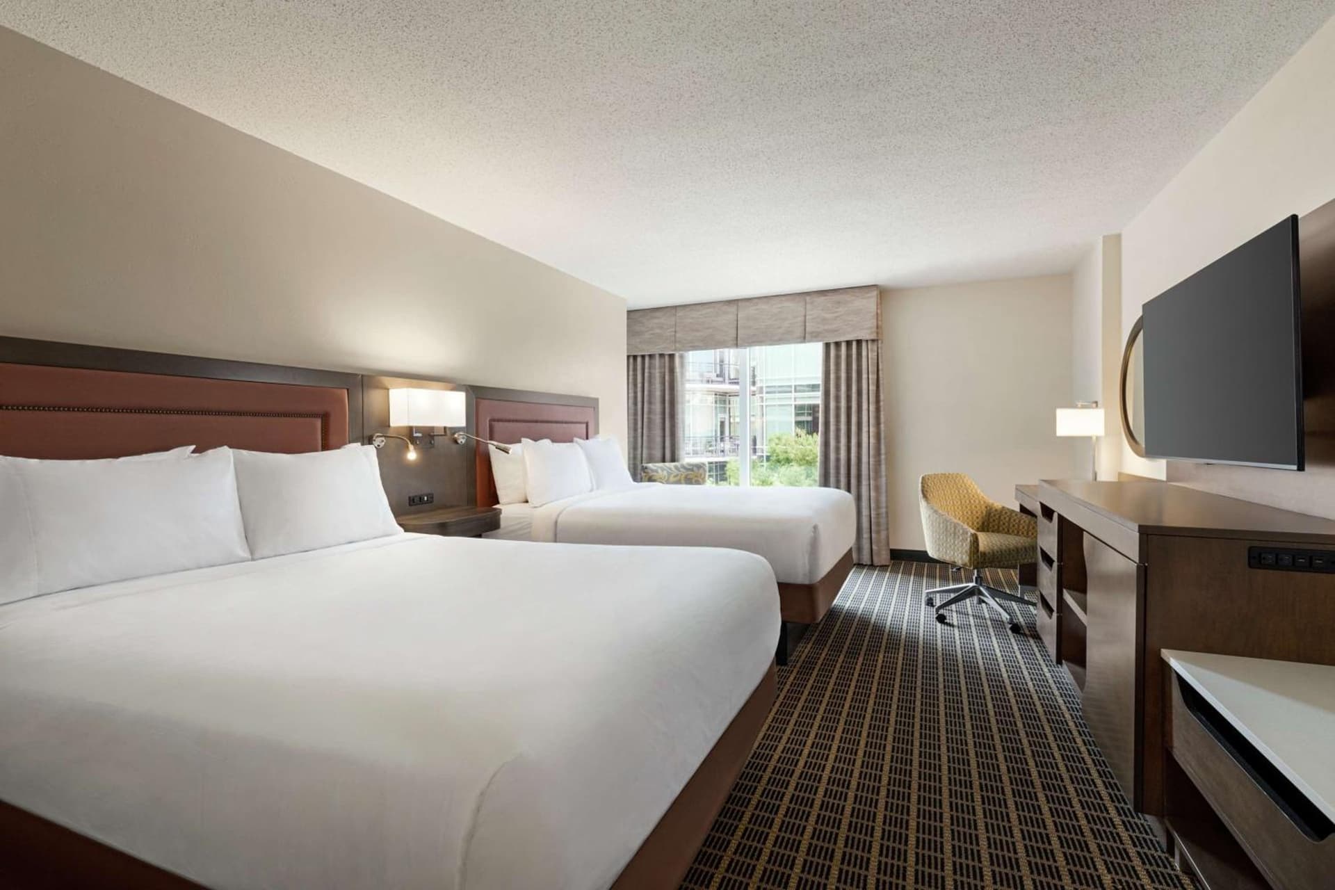 Hampton Inn & Suites Greenville-Downtown-Riverplace gallery photo in Greenville, SC — image 7