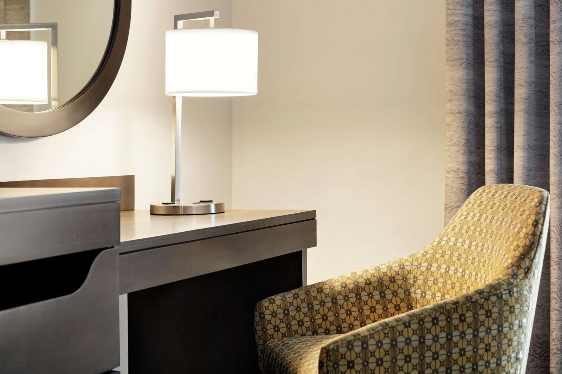 Hampton Inn & Suites Greenville-Downtown-Riverplace gallery photo in Greenville, SC — image 11
