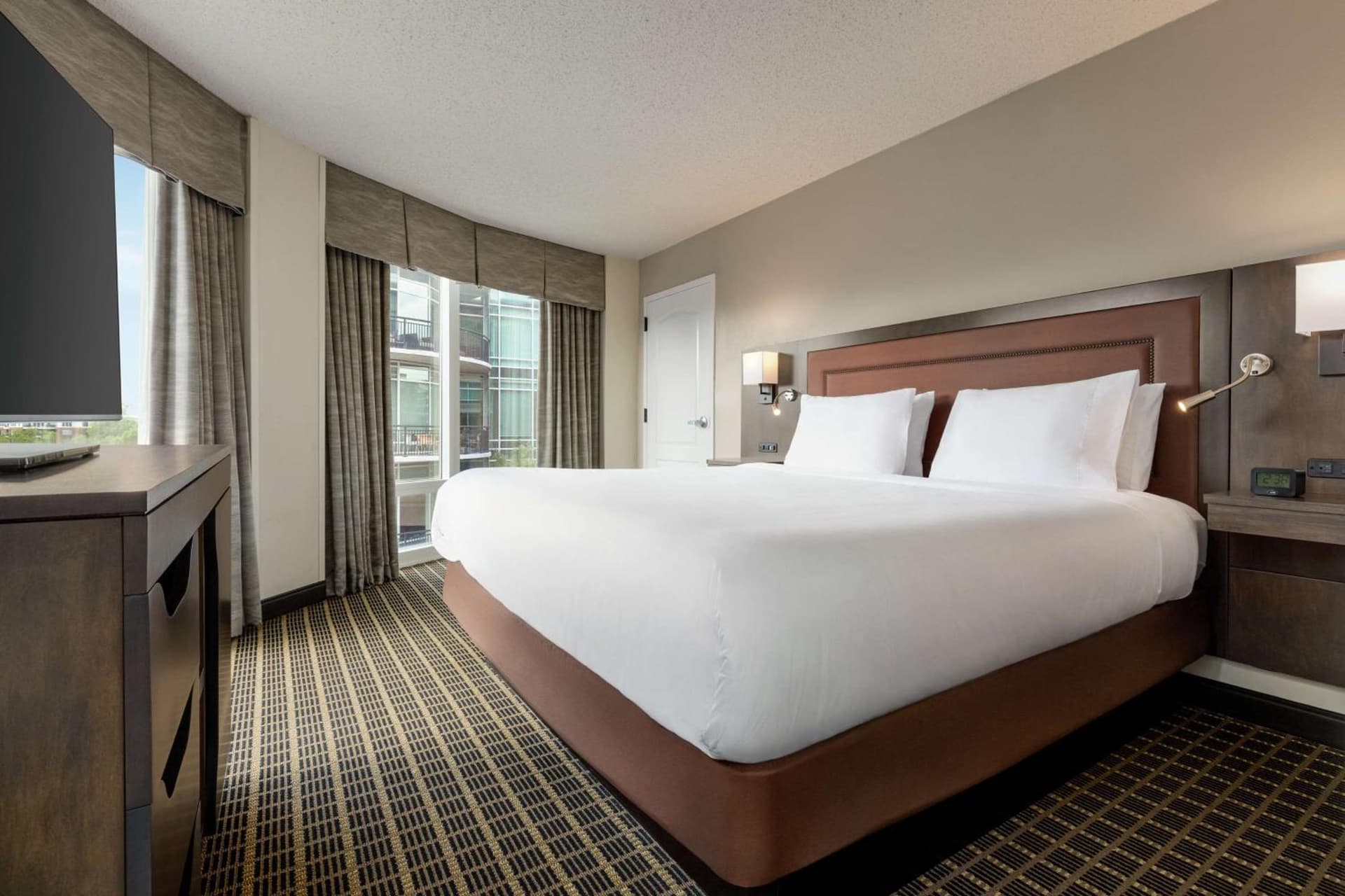 Hampton Inn & Suites Greenville-Downtown-Riverplace gallery photo in Greenville, SC — image 22