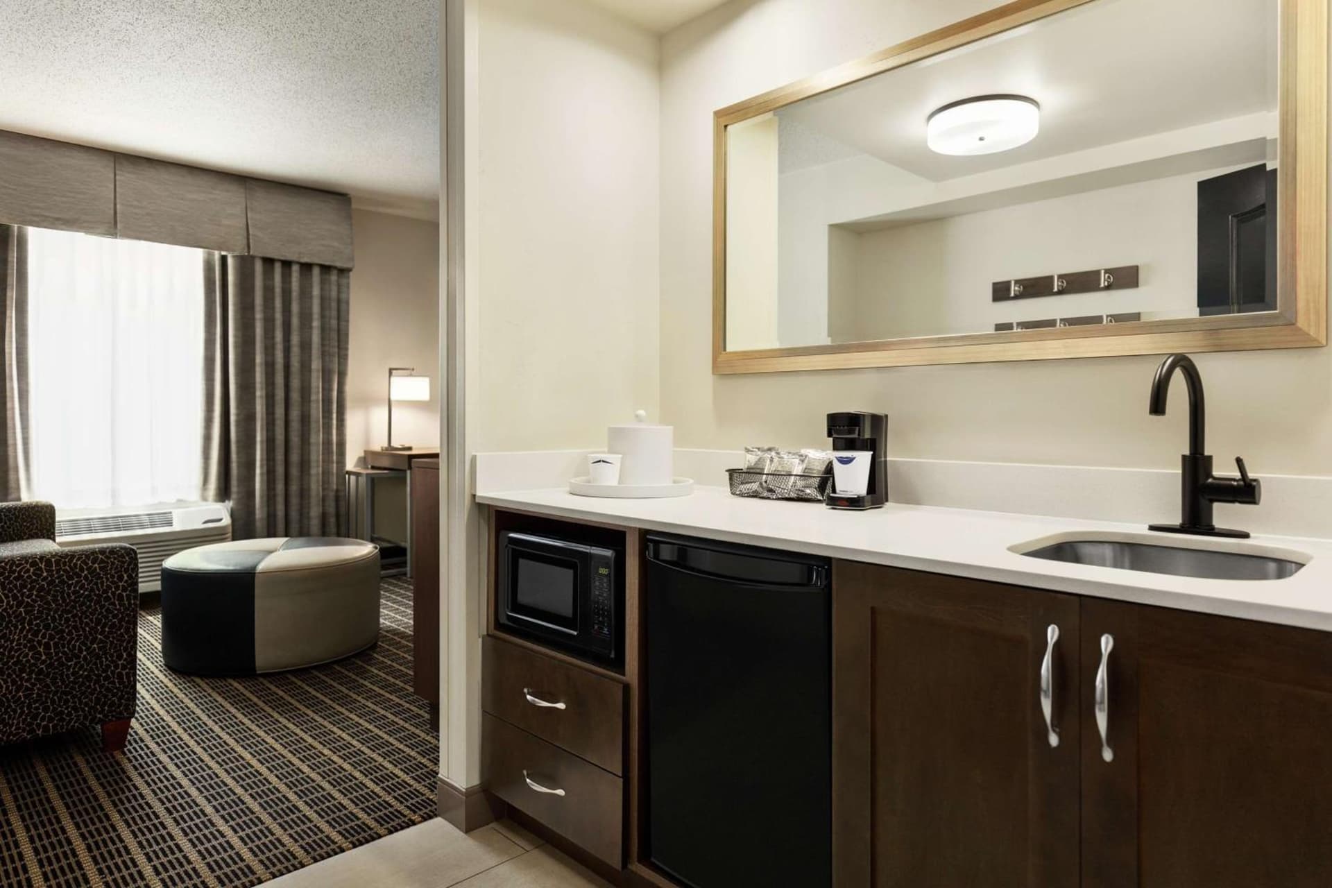 Hampton Inn & Suites Greenville-Downtown-Riverplace gallery photo in Greenville, SC — image 21