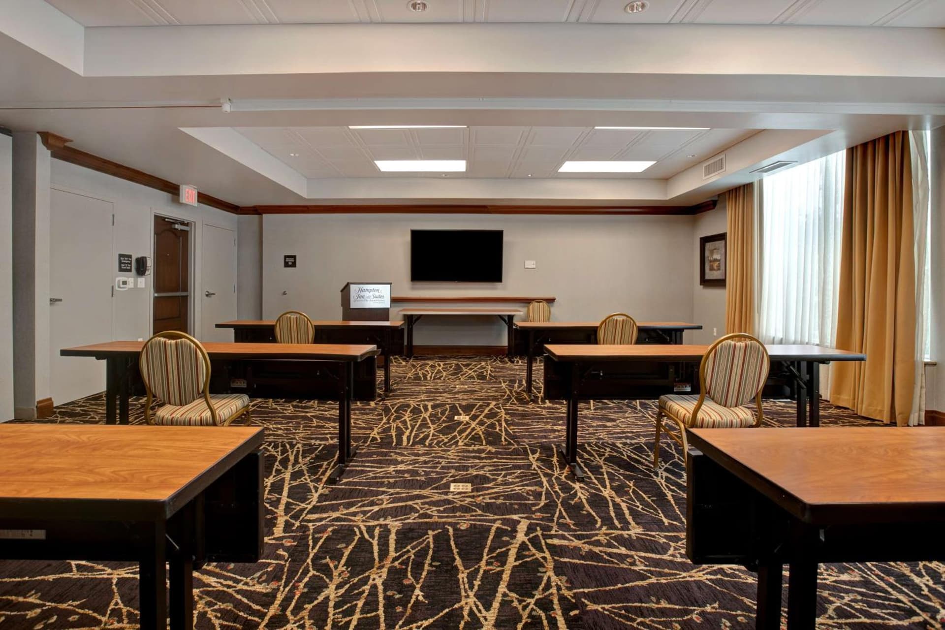 Hampton Inn & Suites Greenville-Downtown-Riverplace gallery photo in Greenville, SC — image 9