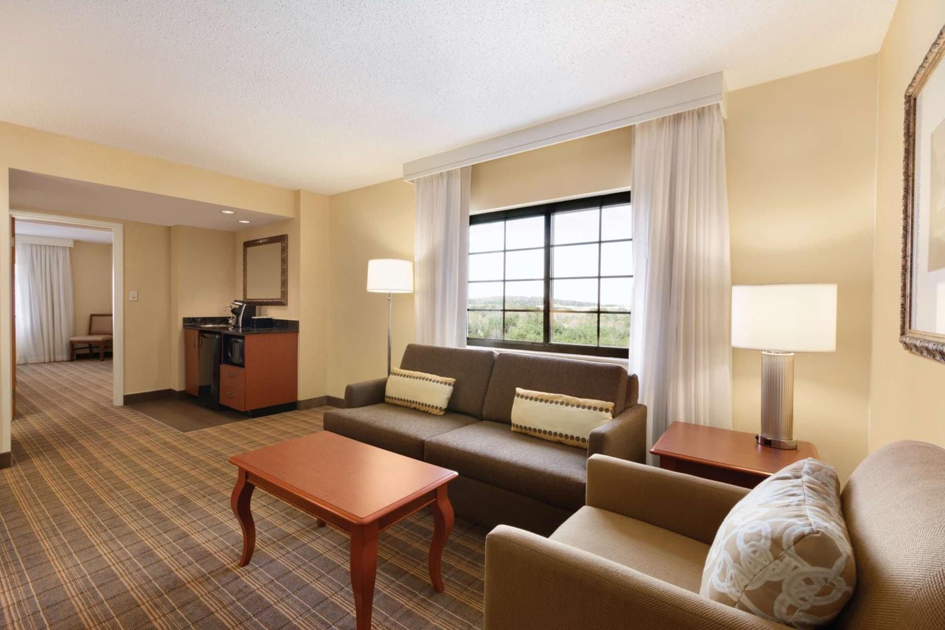 Embassy Suites Greenville Golf Resort & Conference Center gallery photo in Greenville, SC — image 4