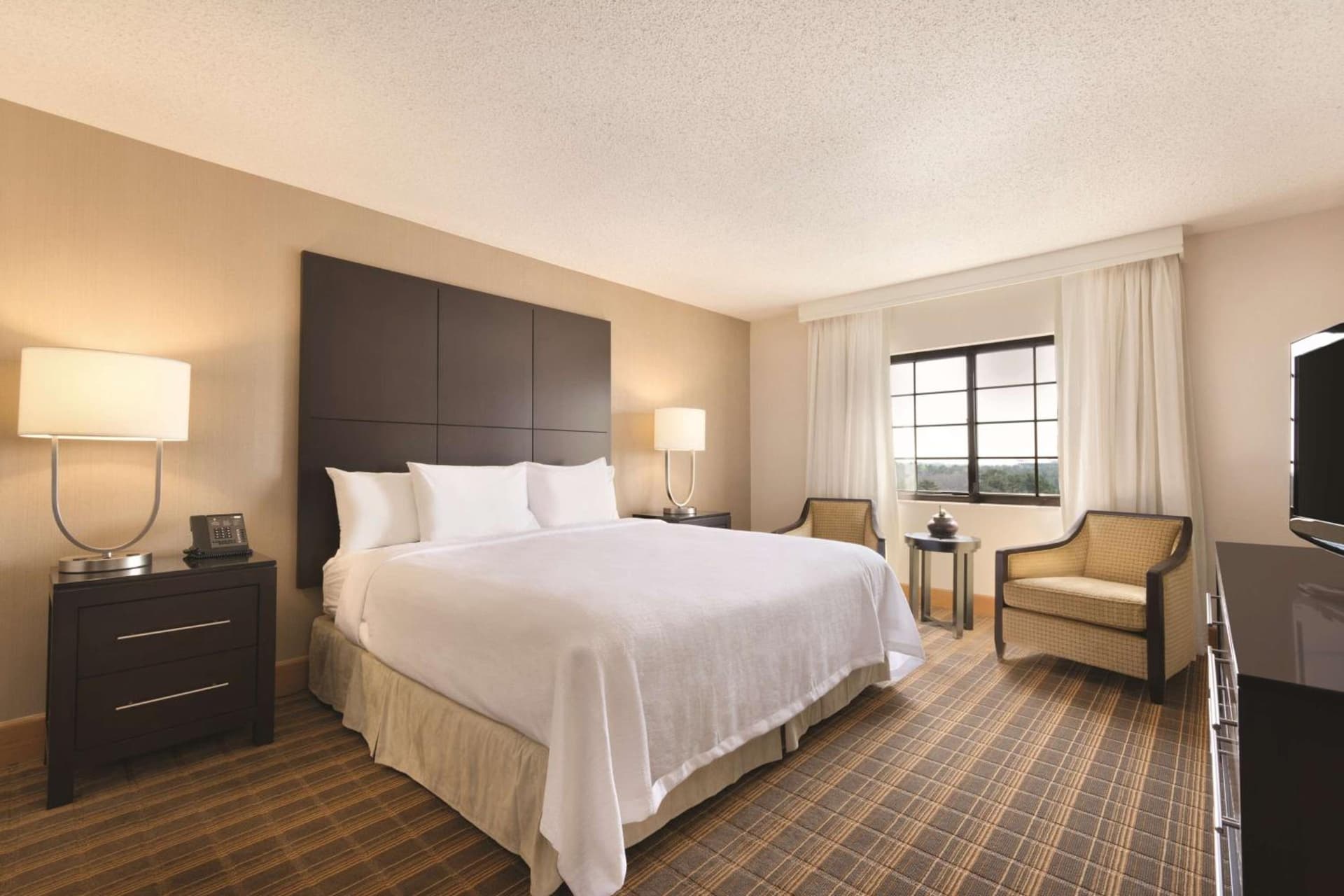 Embassy Suites Greenville Golf Resort & Conference Center gallery photo in Greenville, SC — image 7