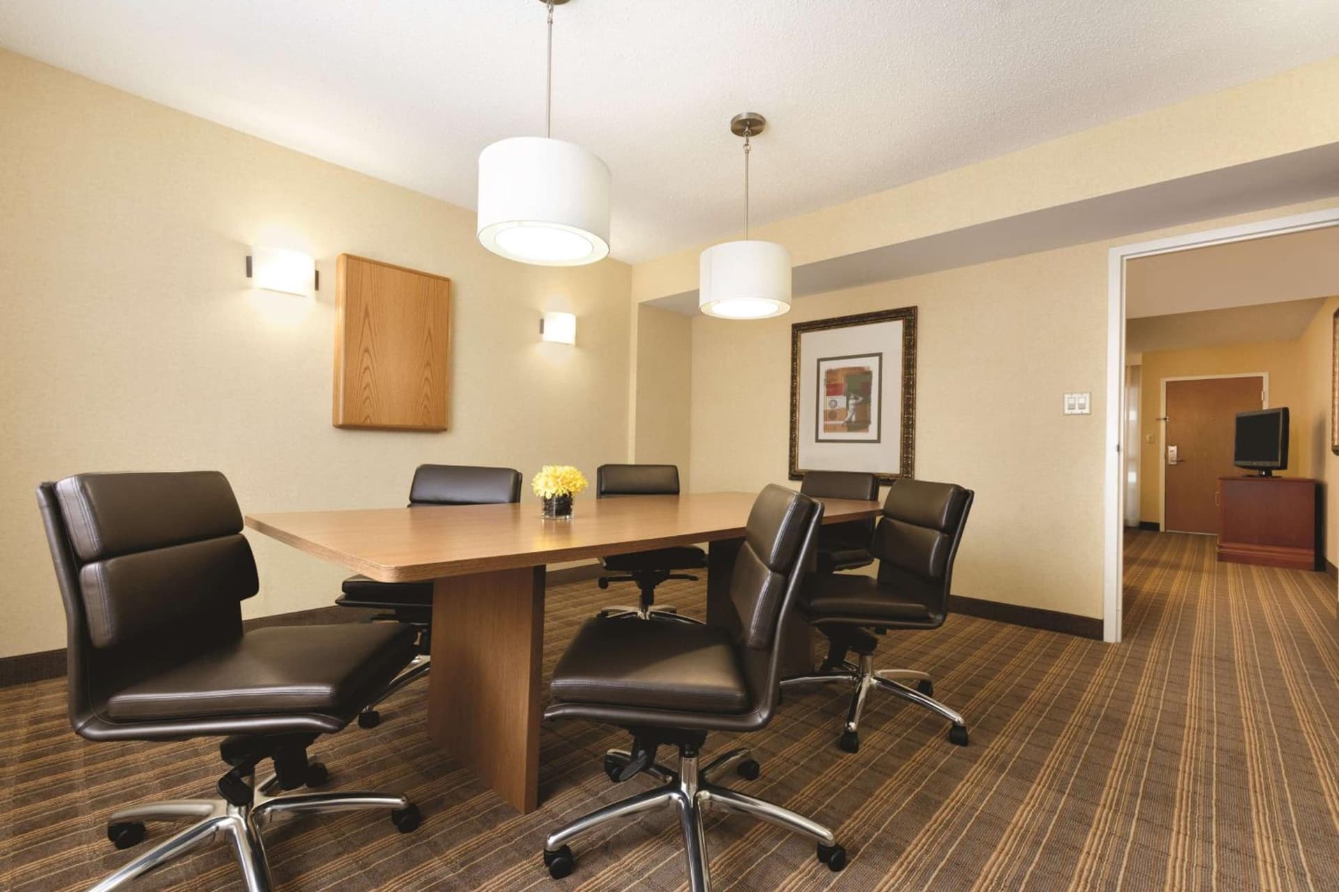 Embassy Suites Greenville Golf Resort & Conference Center gallery photo in Greenville, SC — image 17