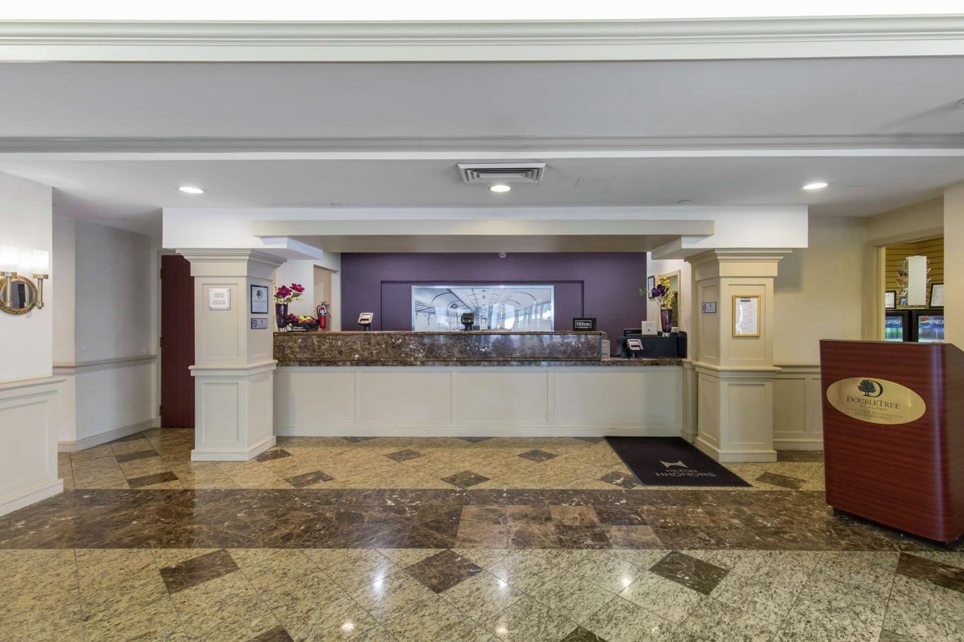 DoubleTree by Hilton Downtown Wilmington - Legal District interior in Wilmington, DE — gallery photo 2