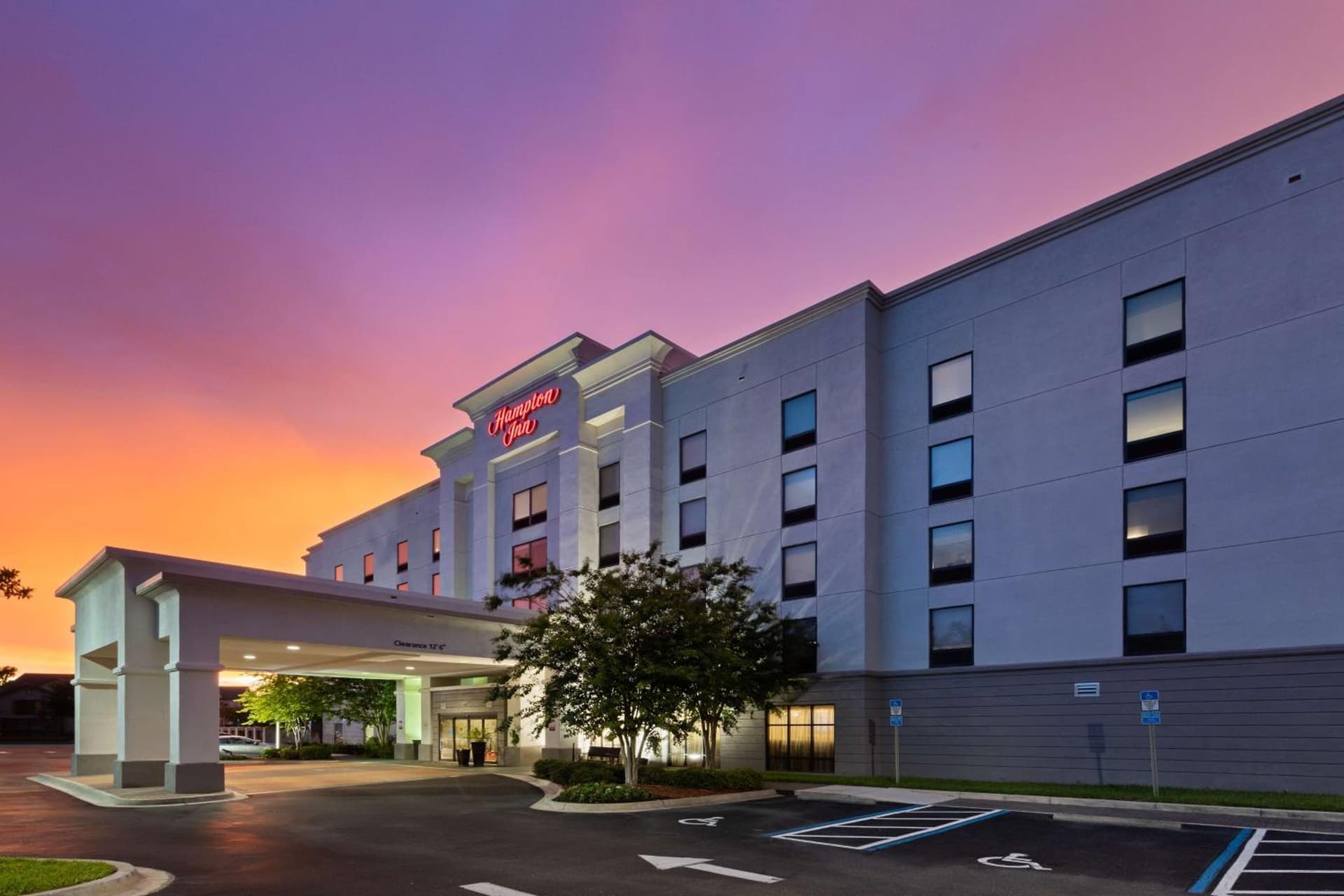 Hampton Inn Jacksonville-I-295 East/Baymeadows interior in Jacksonville, FL — gallery photo 2