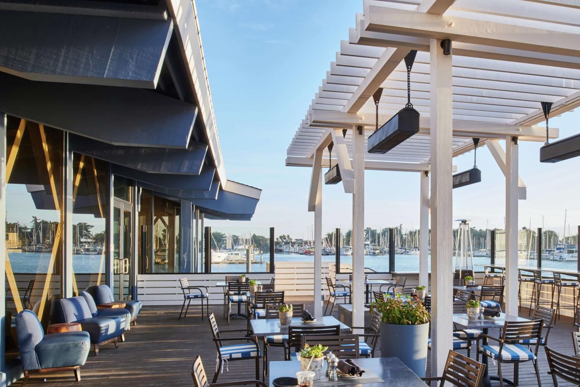 DoubleTree by Hilton Hotel Berkeley Marina interior in Berkeley, CA — gallery photo 2