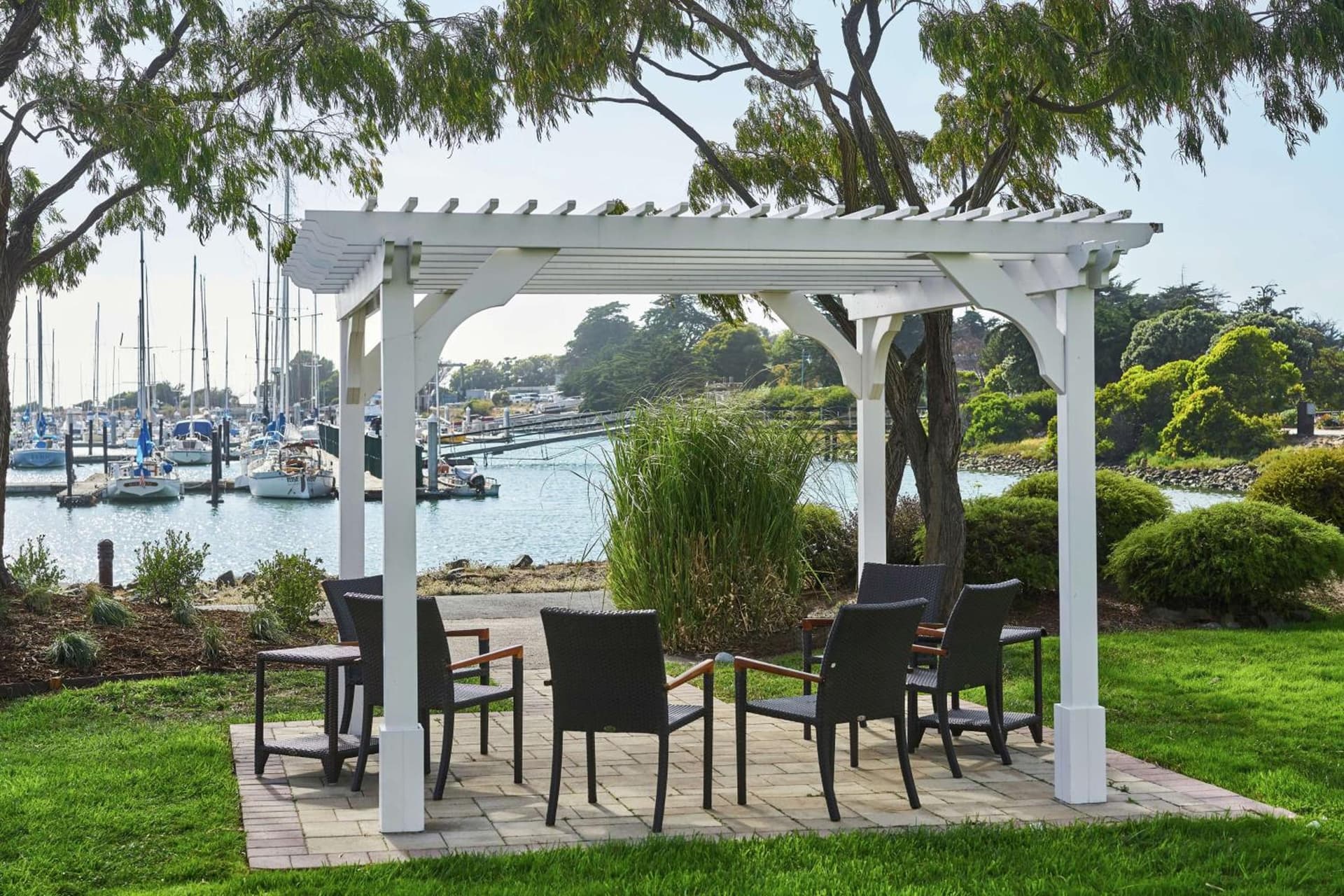 DoubleTree by Hilton Hotel Berkeley Marina gallery photo in Berkeley, CA — image 52