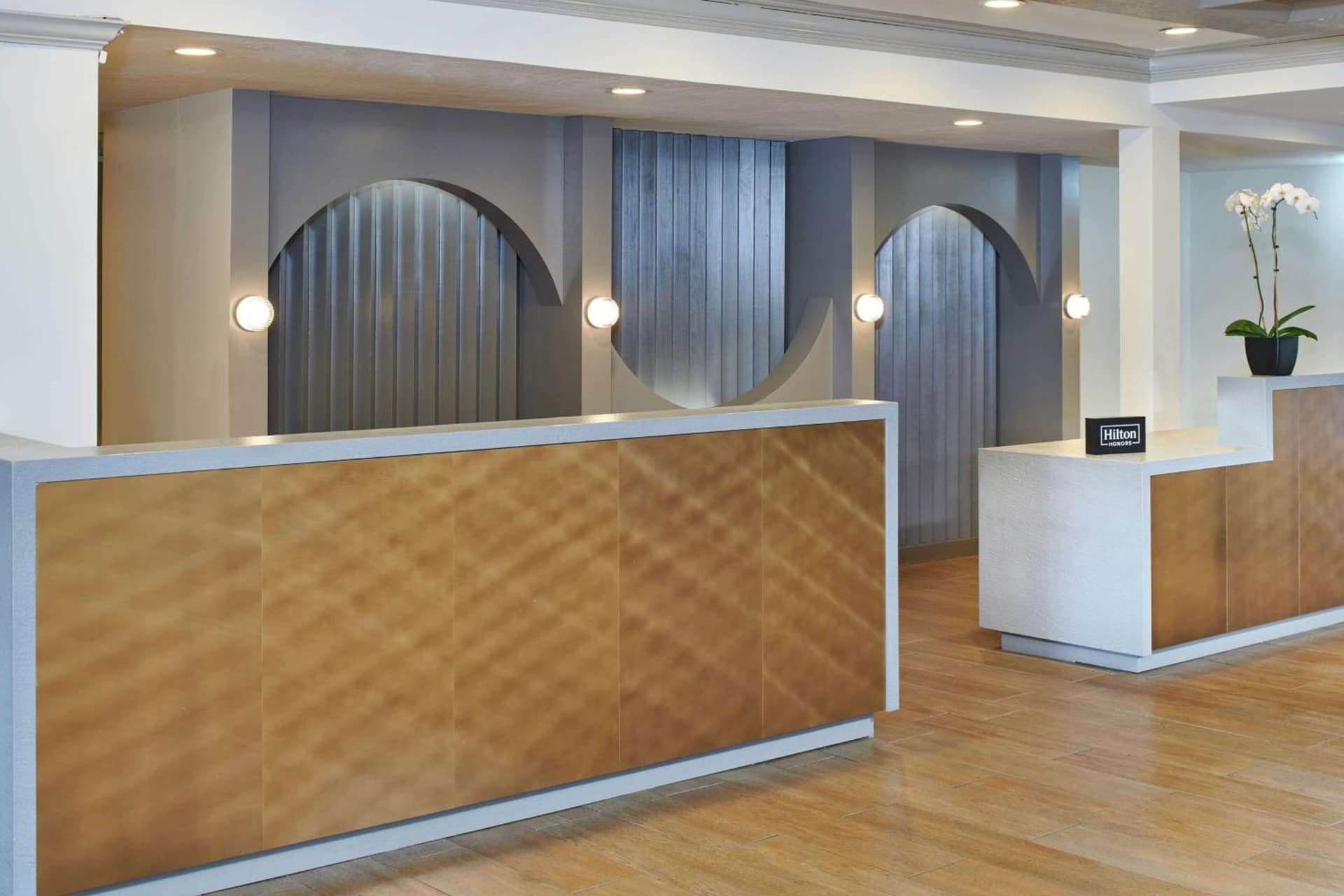 DoubleTree by Hilton Hotel Berkeley Marina gallery photo in Berkeley, CA — image 6