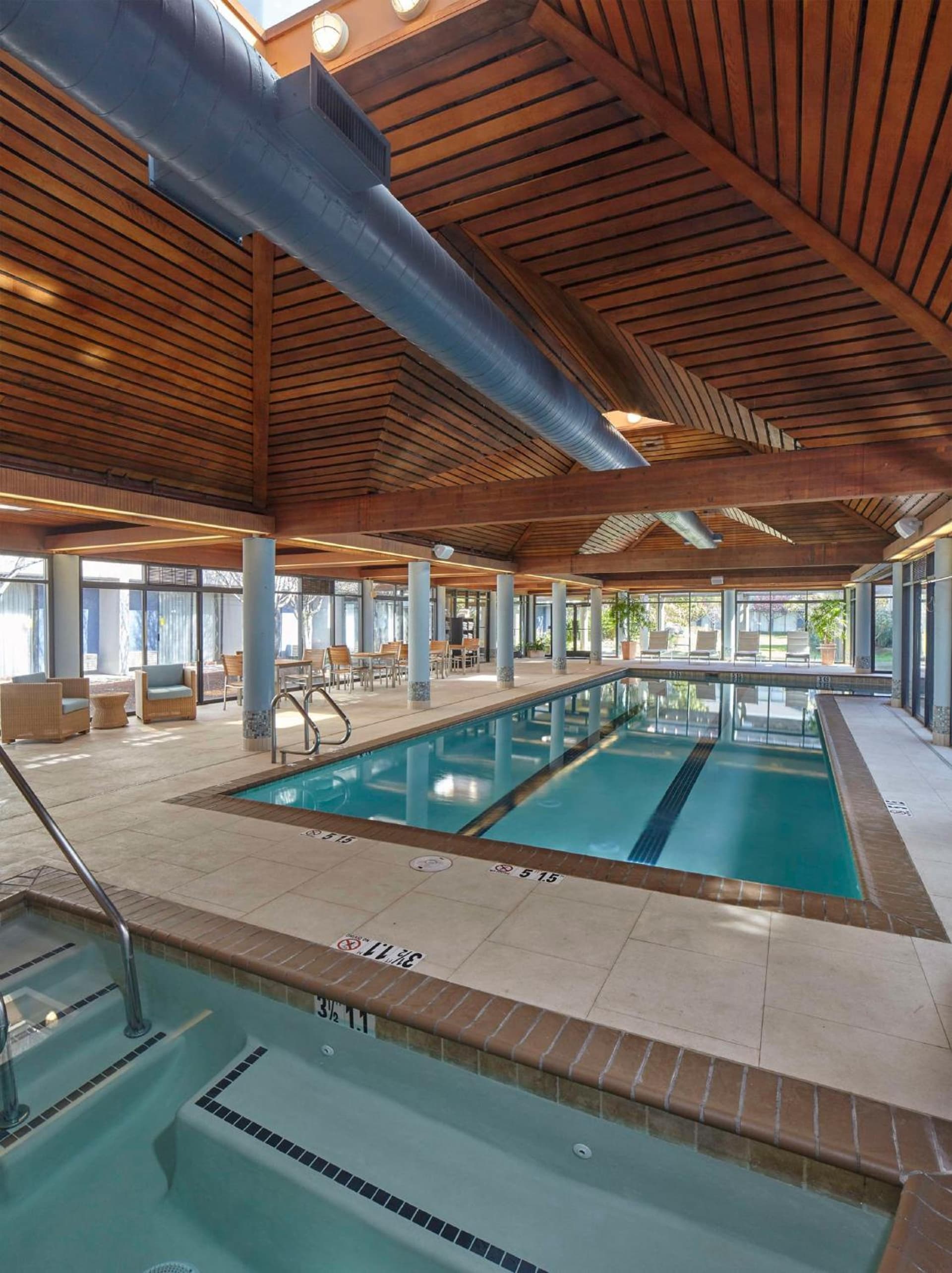 DoubleTree by Hilton Hotel Berkeley Marina gallery photo in Berkeley, CA — image 60