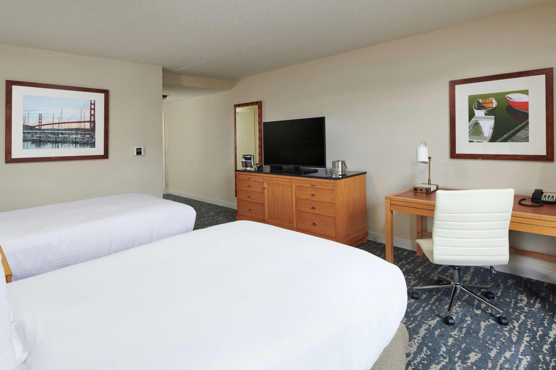 DoubleTree by Hilton Hotel Berkeley Marina gallery photo in Berkeley, CA — image 20
