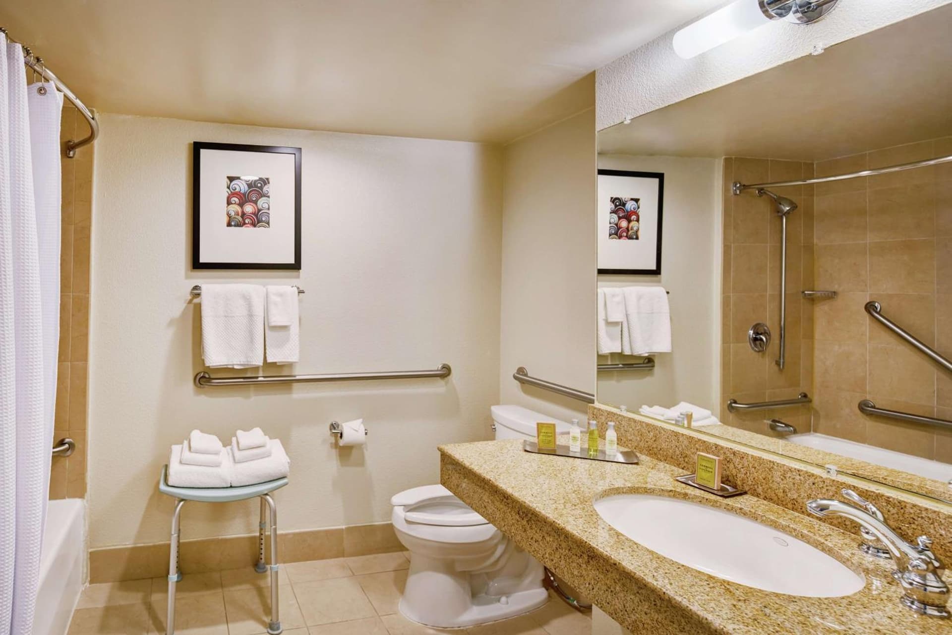 DoubleTree by Hilton Hotel Berkeley Marina gallery photo in Berkeley, CA — image 9