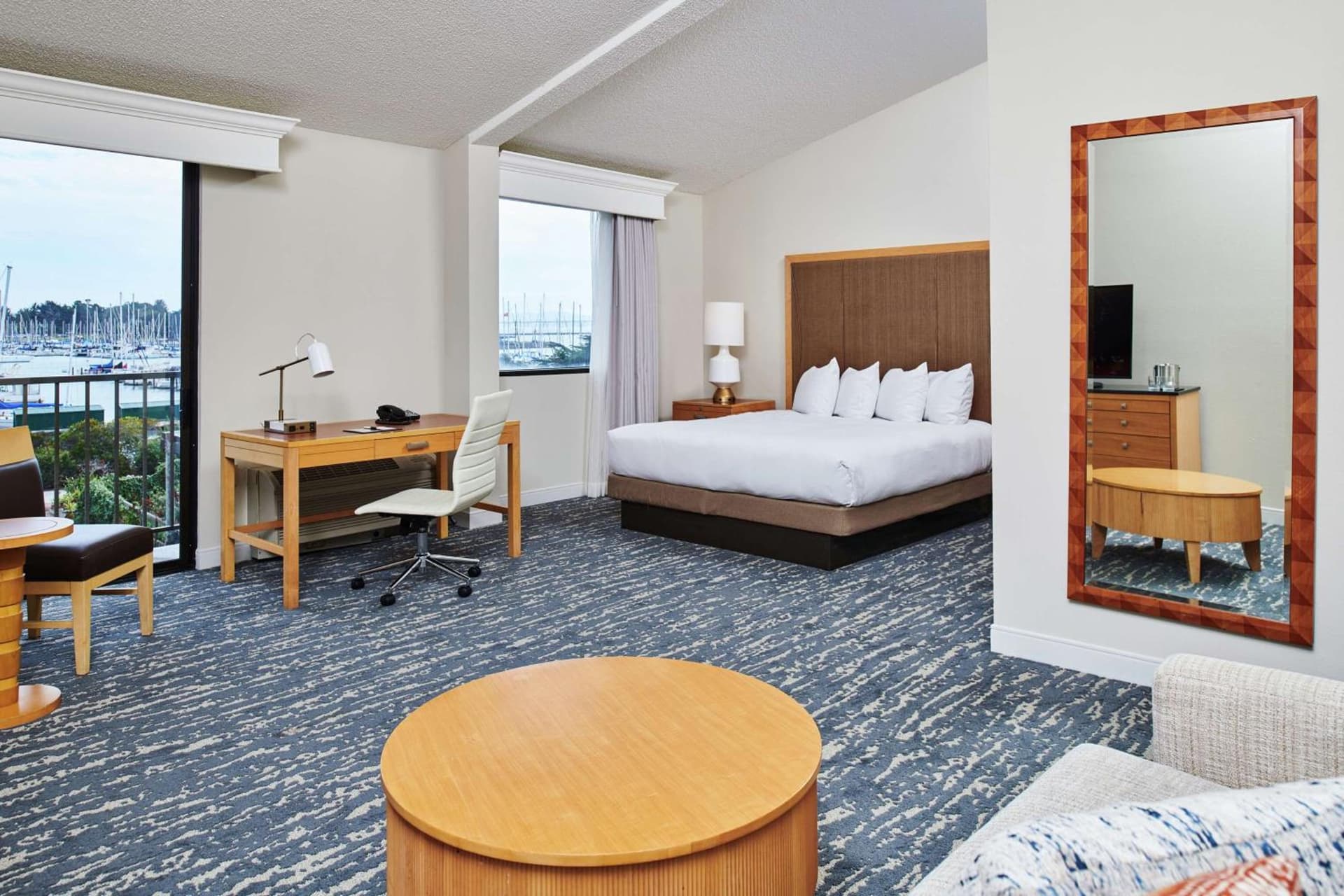 DoubleTree by Hilton Hotel Berkeley Marina gallery photo in Berkeley, CA — image 21