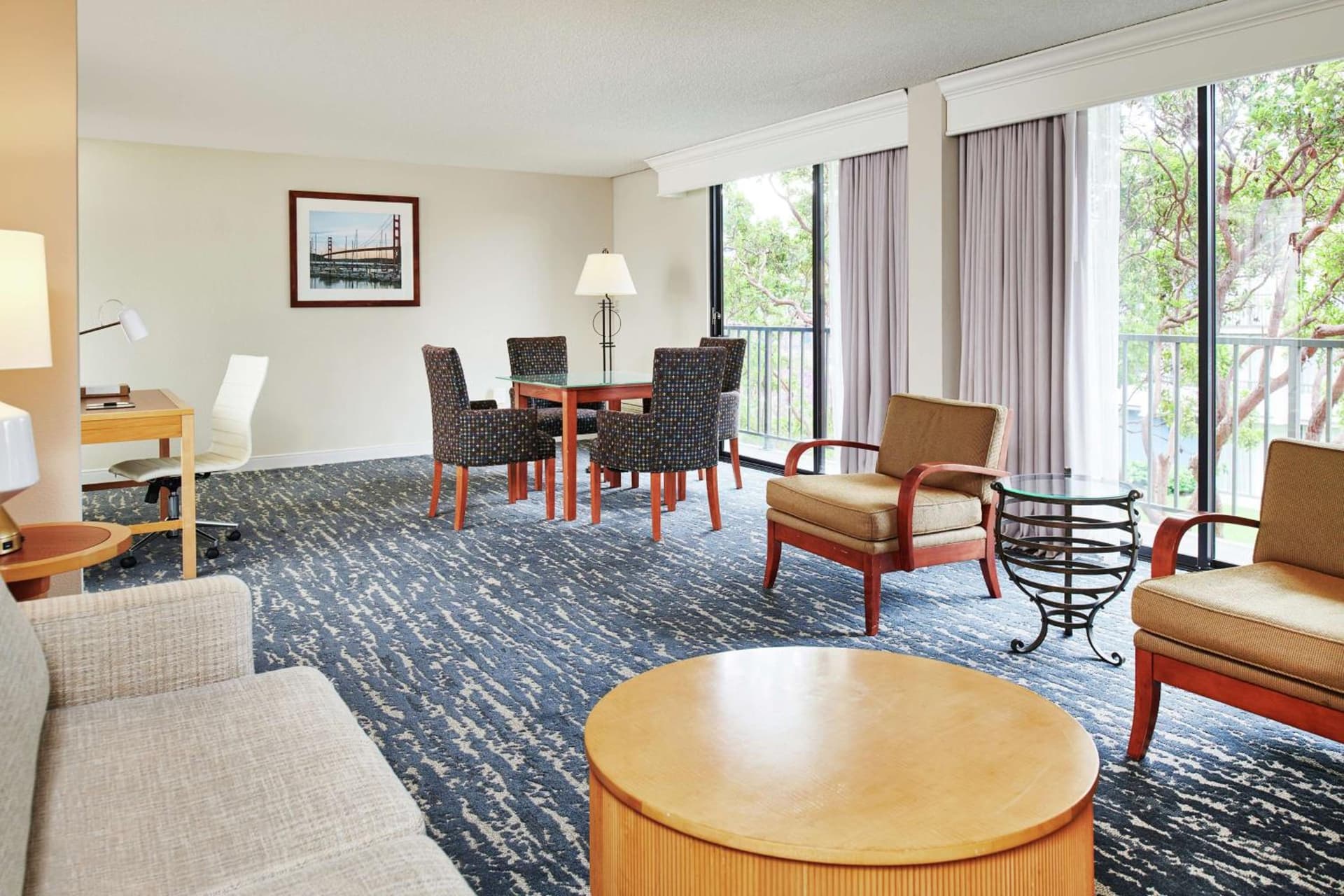 DoubleTree by Hilton Hotel Berkeley Marina gallery photo in Berkeley, CA — image 56