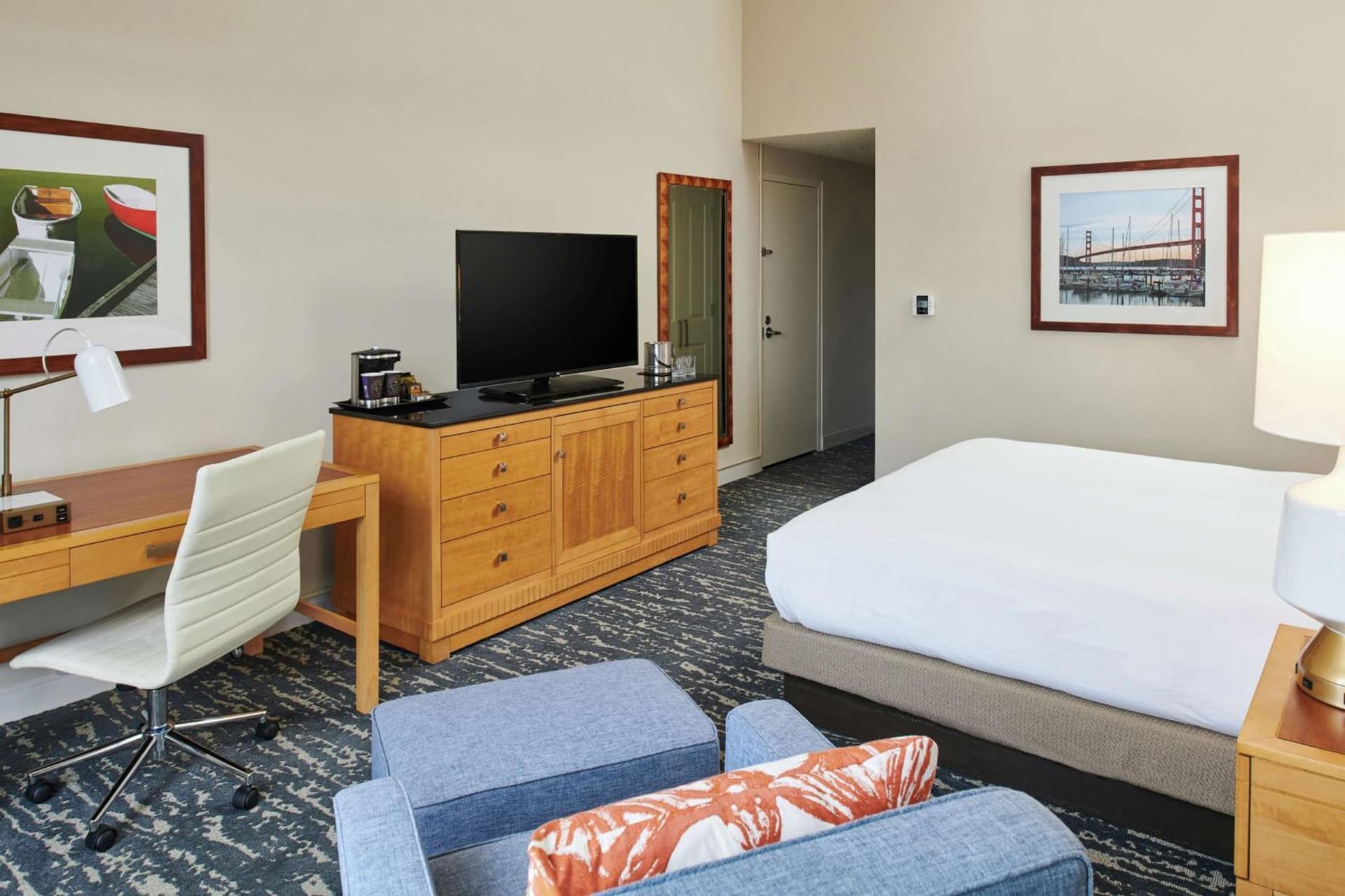 DoubleTree by Hilton Hotel Berkeley Marina gallery photo in Berkeley, CA — image 41