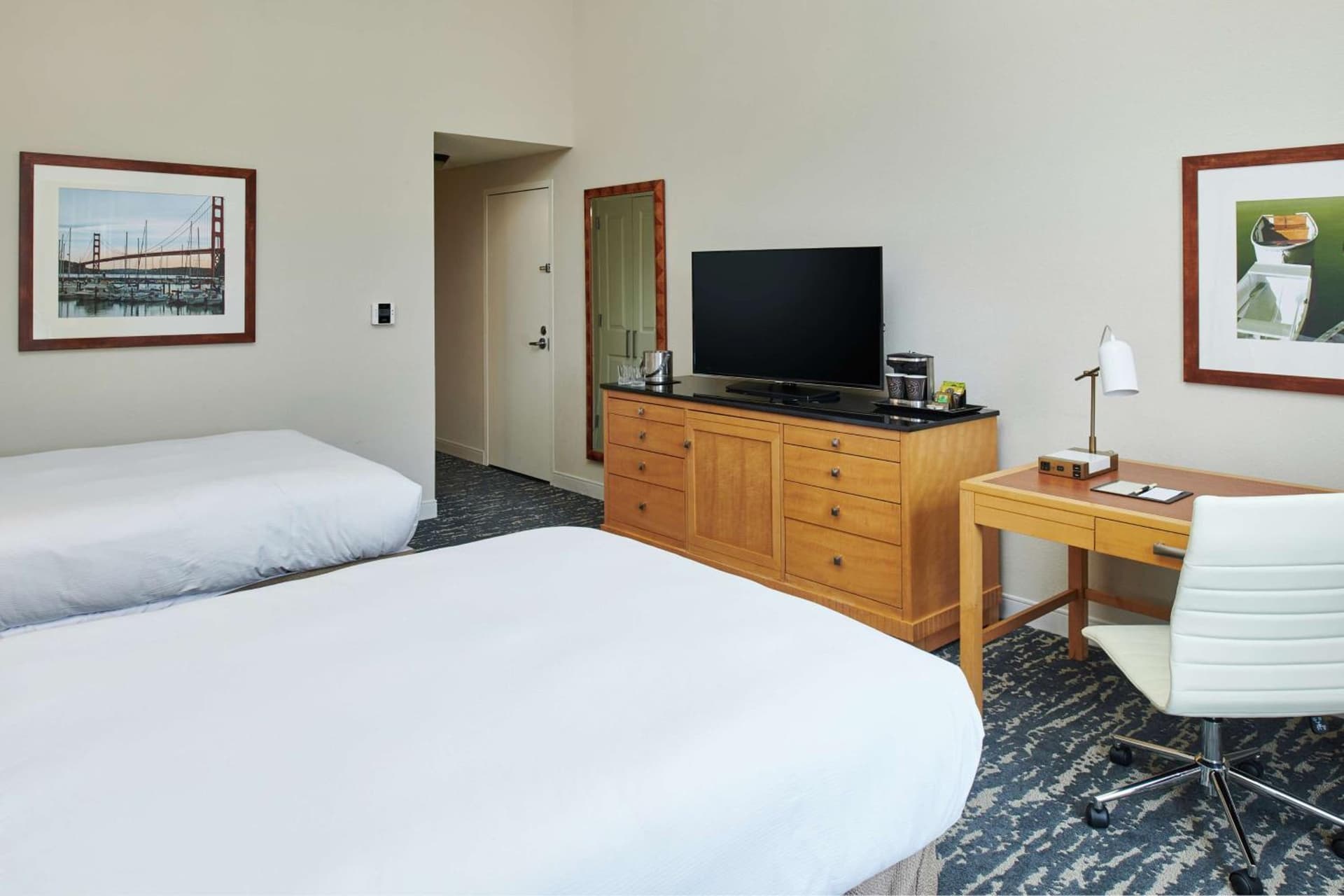 DoubleTree by Hilton Hotel Berkeley Marina gallery photo in Berkeley, CA — image 66