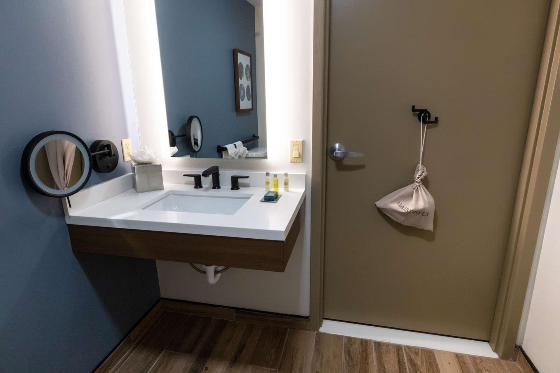 DoubleTree by Hilton Tinton Falls-Eatontown gallery photo in Tinton Falls, NJ — image 15