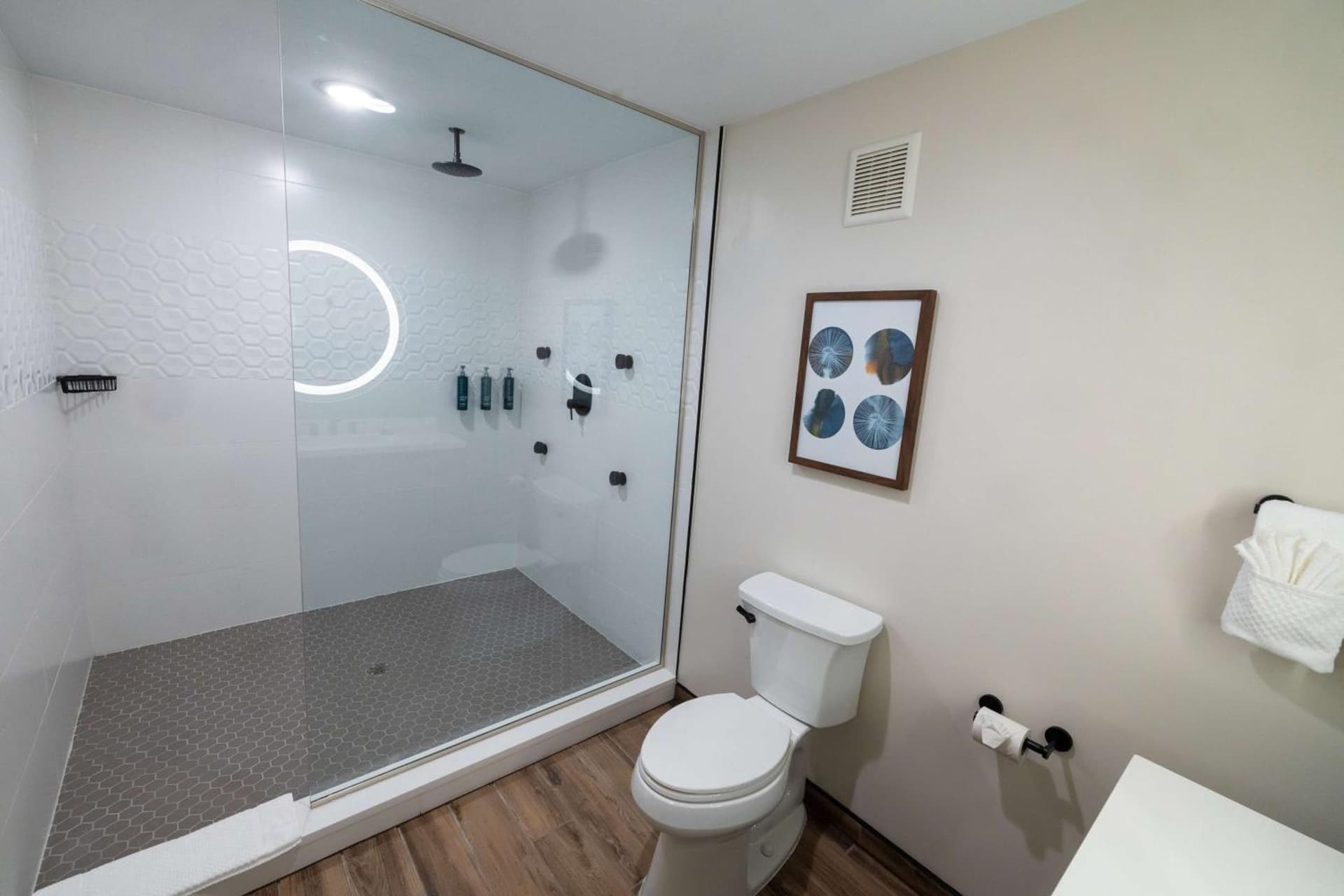 DoubleTree by Hilton Tinton Falls-Eatontown gallery photo in Tinton Falls, NJ — image 41