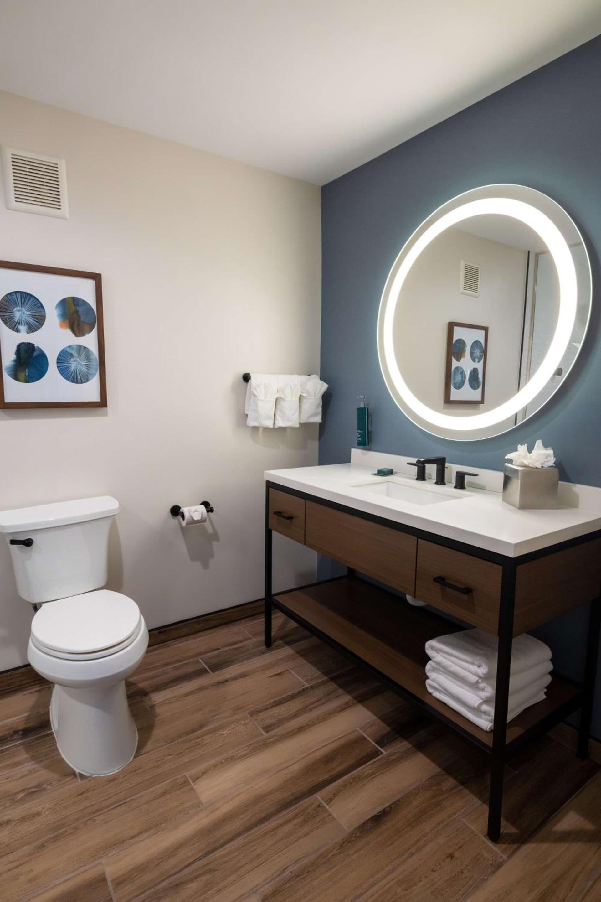 DoubleTree by Hilton Tinton Falls-Eatontown gallery photo in Tinton Falls, NJ — image 123