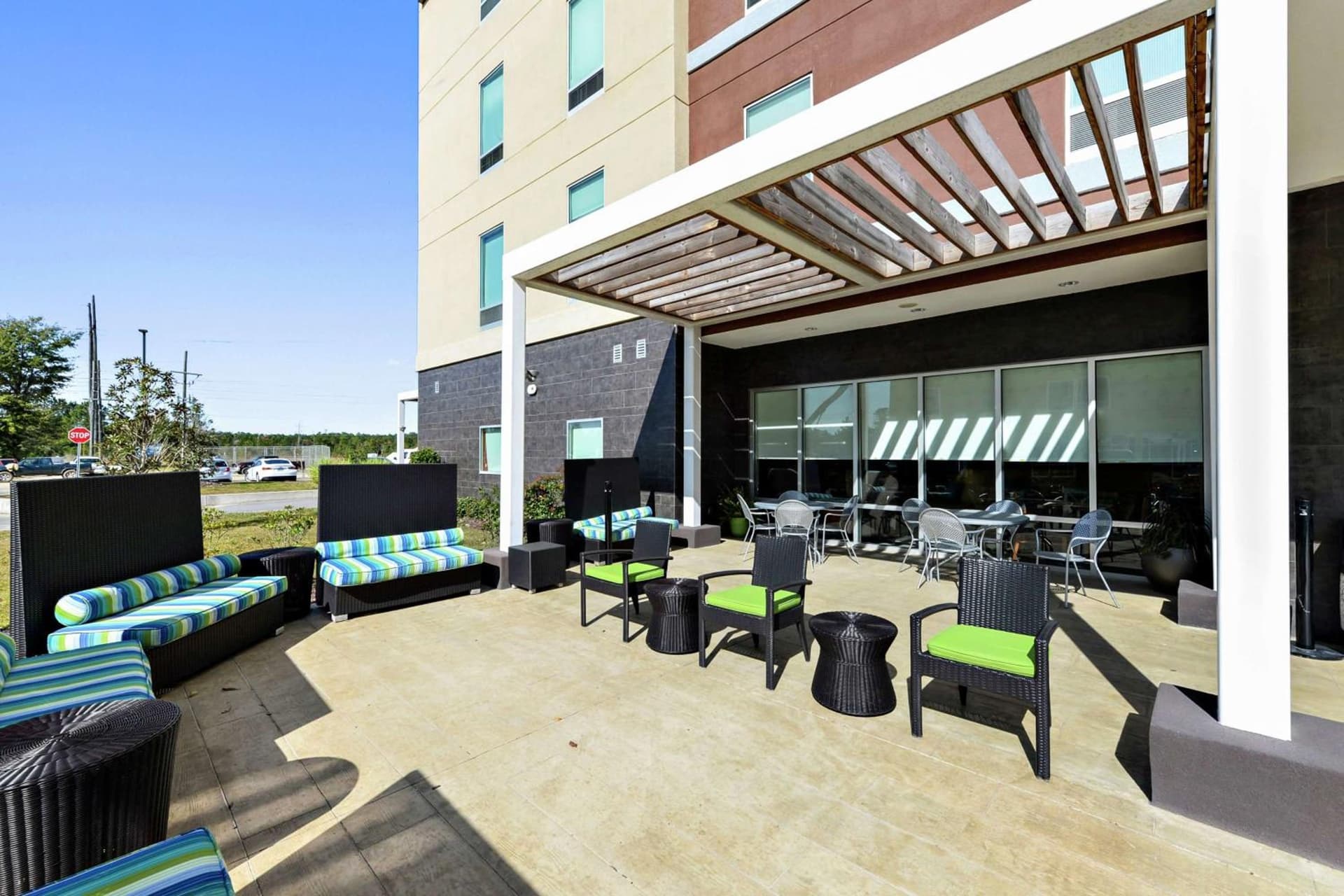 Home2 Suites by Hilton Gulfport I-10 interior in Gulfport, MS — gallery photo 2
