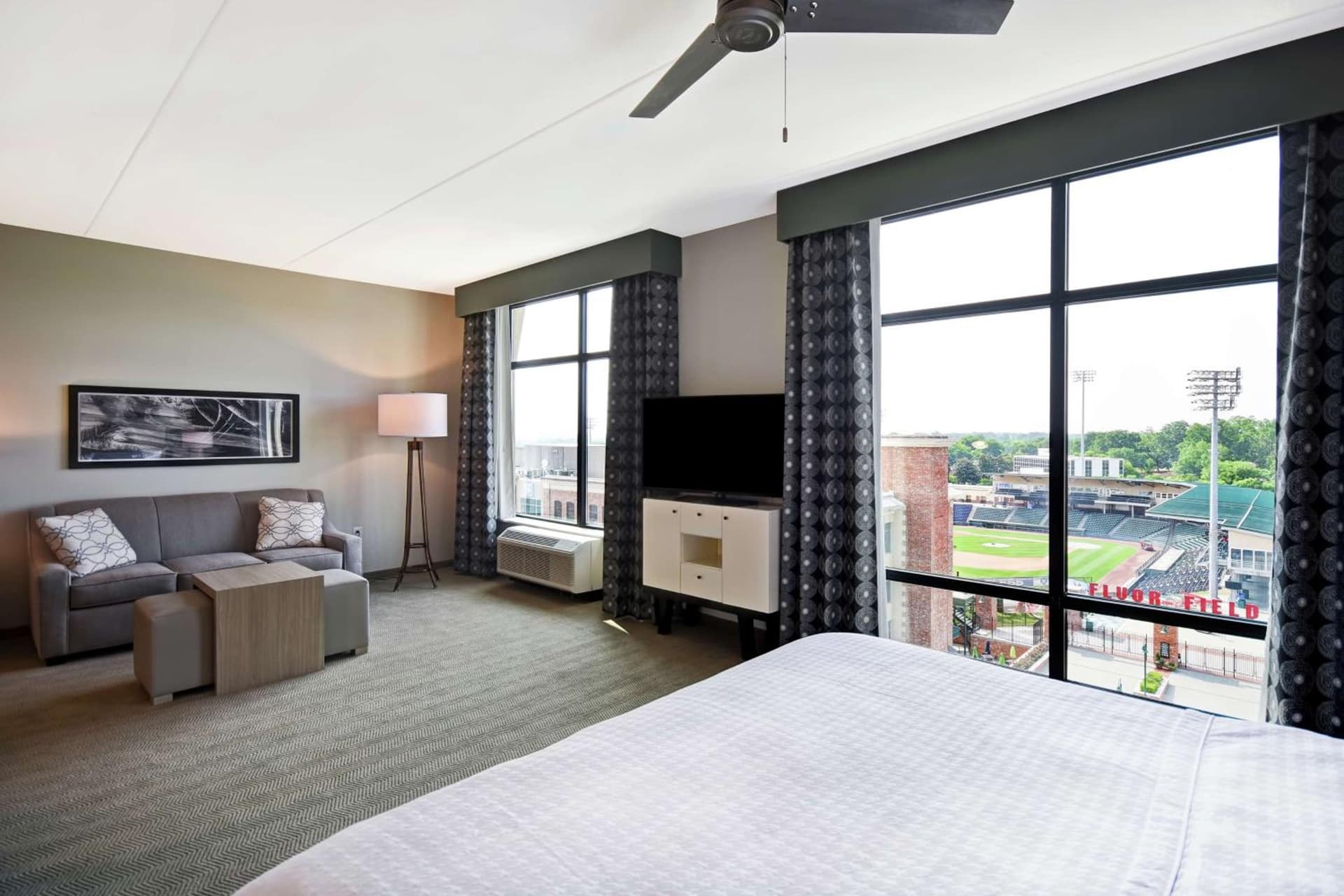 Homewood Suites By Hilton Greenville Downtown gallery photo in Greenville, SC — image 4