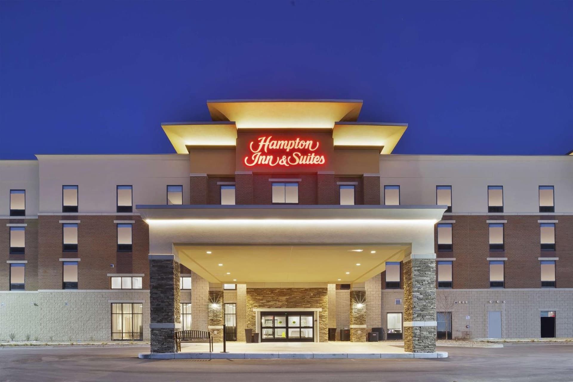 Hampton Inn & Suites Grandville Grand Rapids South interior in Grandville, MI — gallery photo 2