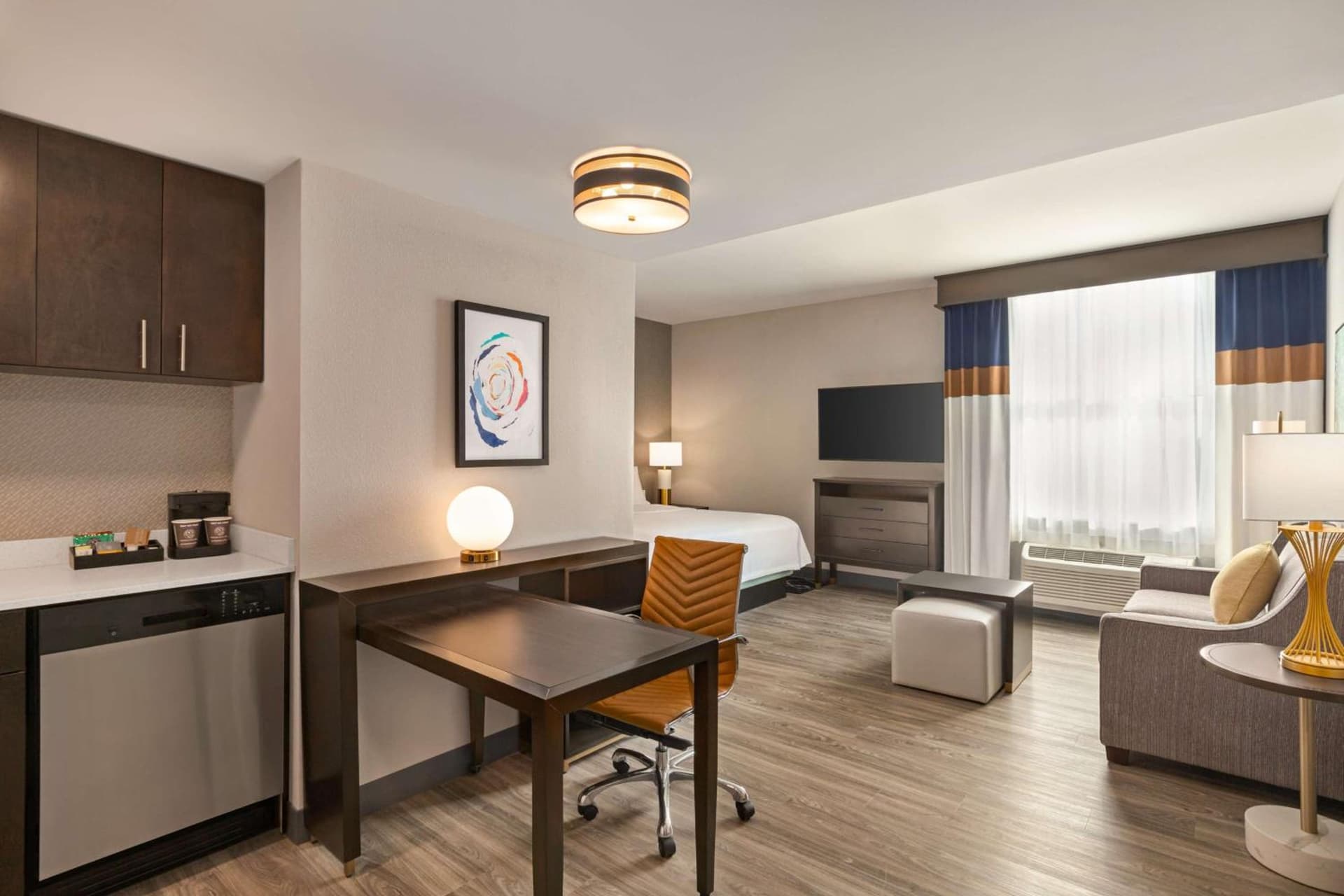 Homewood Suites by Hilton Indianapolis Downtown IUPUI property views in Indianapolis, IN — gallery photo 3