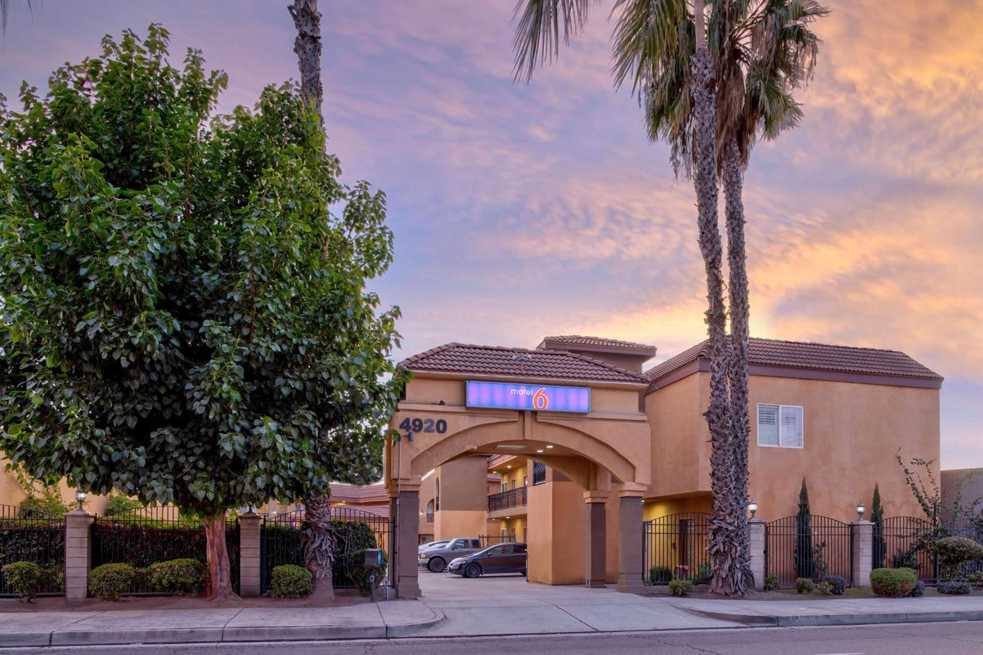 Motel 6 South Gate CA featured exterior or lobby in South Gate, CA — similar hotel