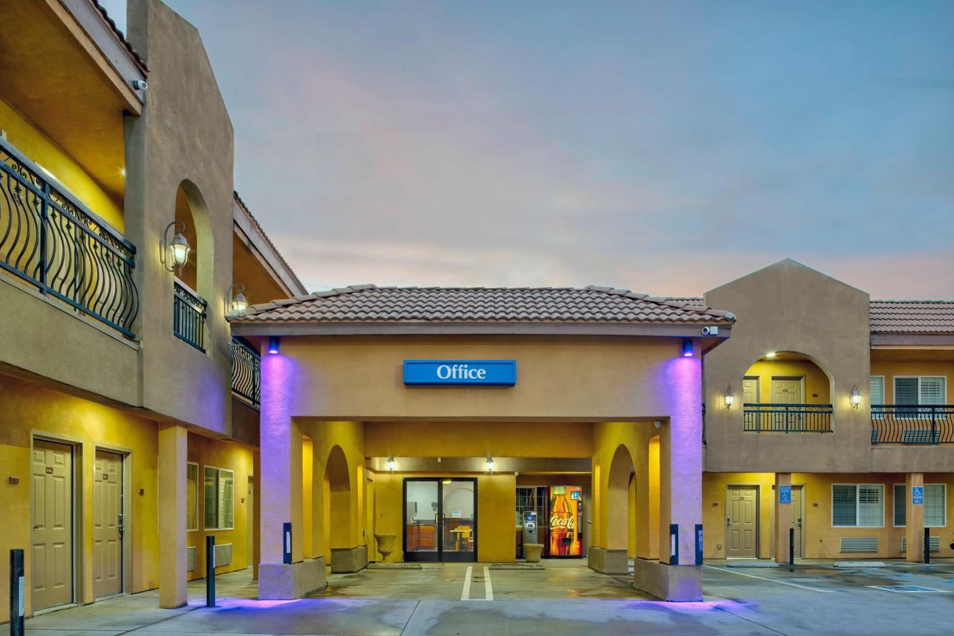 Motel 6 South Gate CA property views in South Gate, CA — gallery photo 3