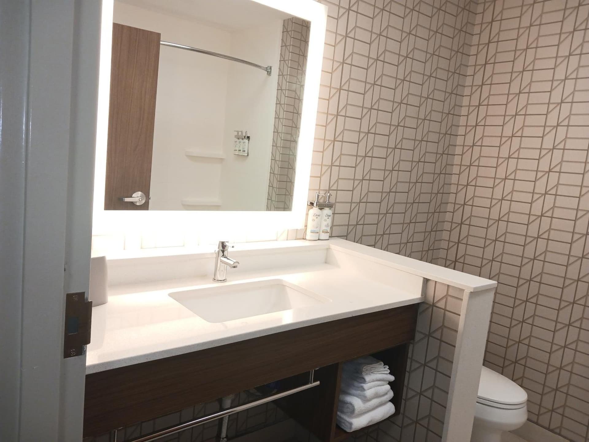 Holiday Inn Express & Suites Gainesville - Lake Lanier Area by IHG gallery photo in Gainesville, GA — image 21