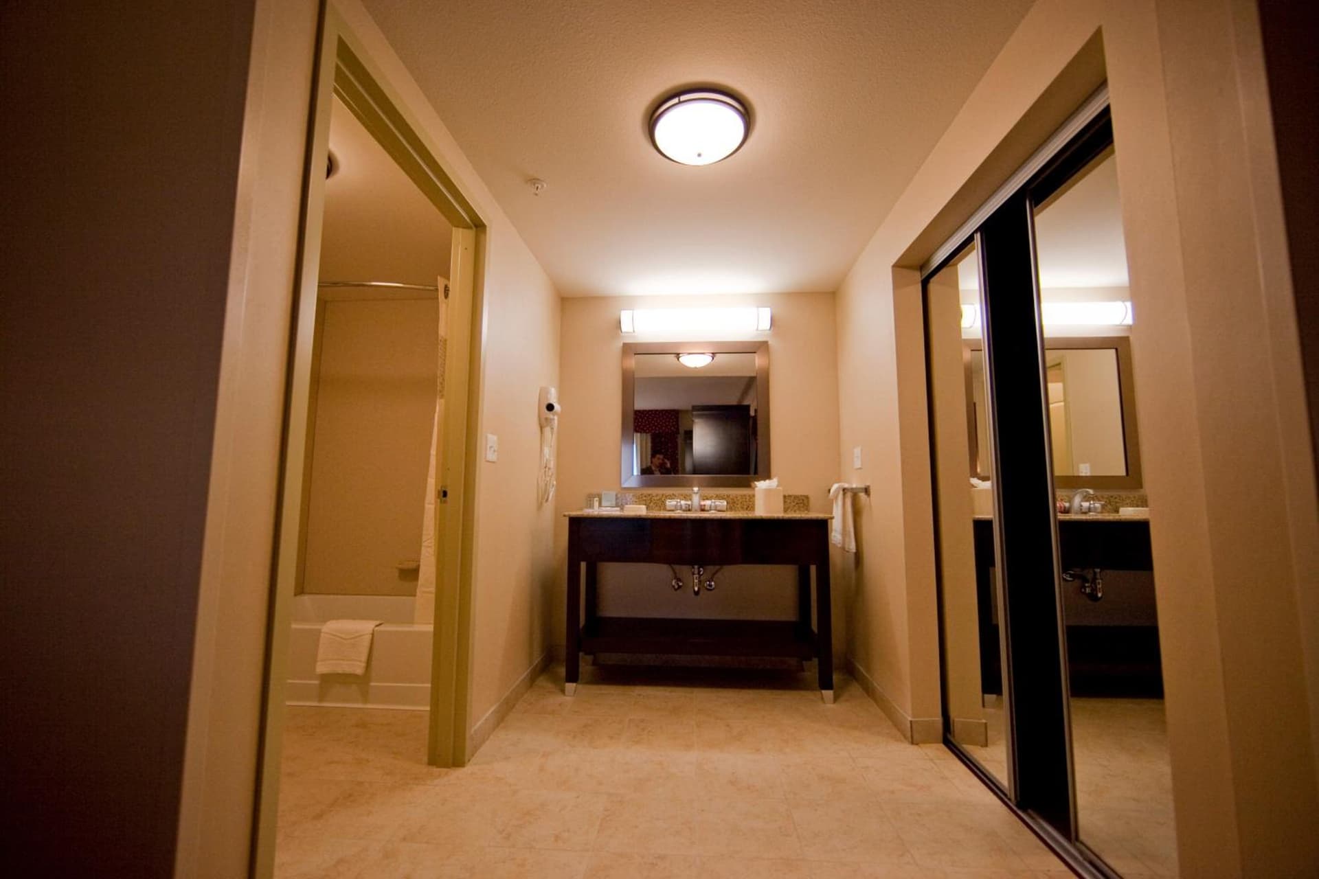 Hampton Inn & Suites by Hilton Seattle/Kent gallery photo in Kent, WA — image 8