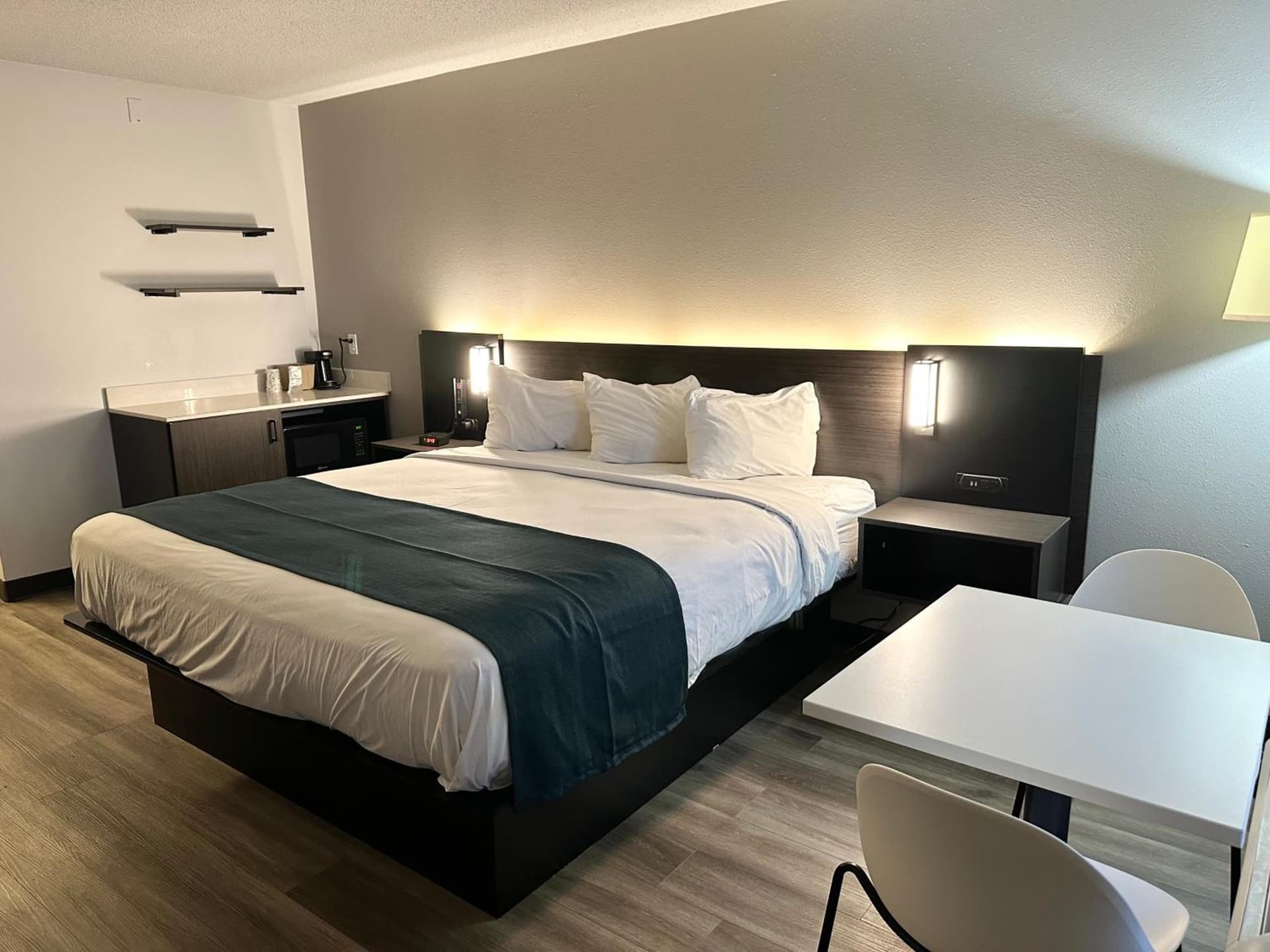 Studio 6 Suites Louisville KY Airport/Expo Center interior in Louisville, KY — gallery photo 2