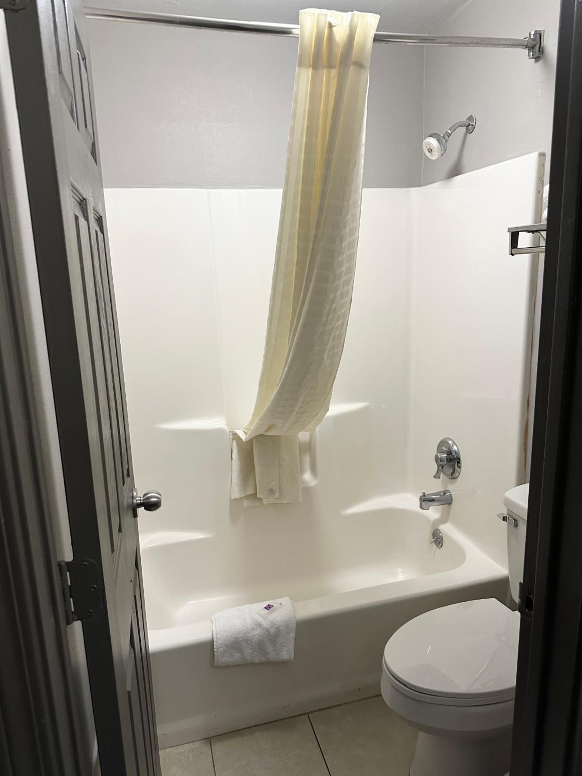 Studio 6 Suites Louisville KY Airport/Expo Center gallery photo in Louisville, KY — image 5