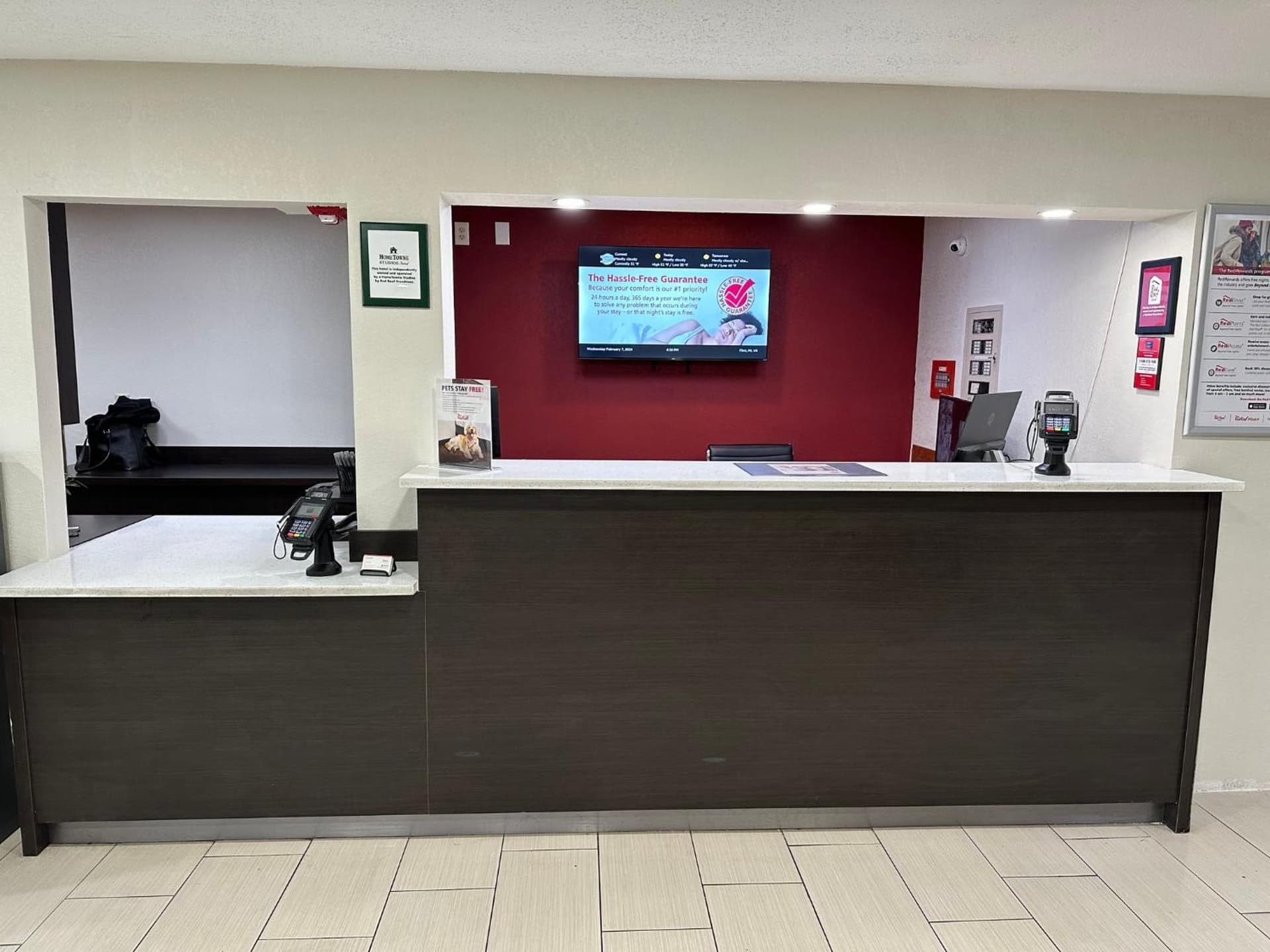 Red Roof Inn Flint property views in Flint, MI — gallery photo 3