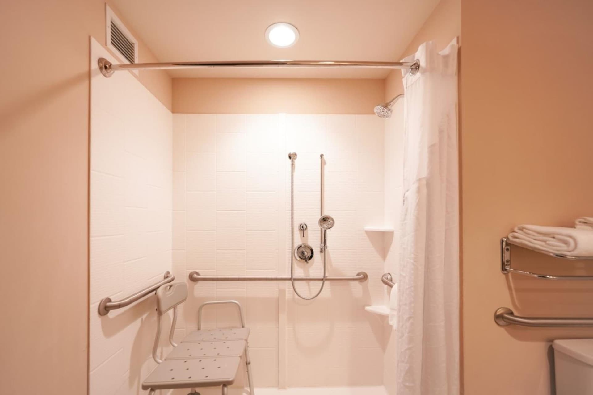 Holiday Inn Murfreesboro by IHG gallery photo in Murfreesboro, TN — image 5