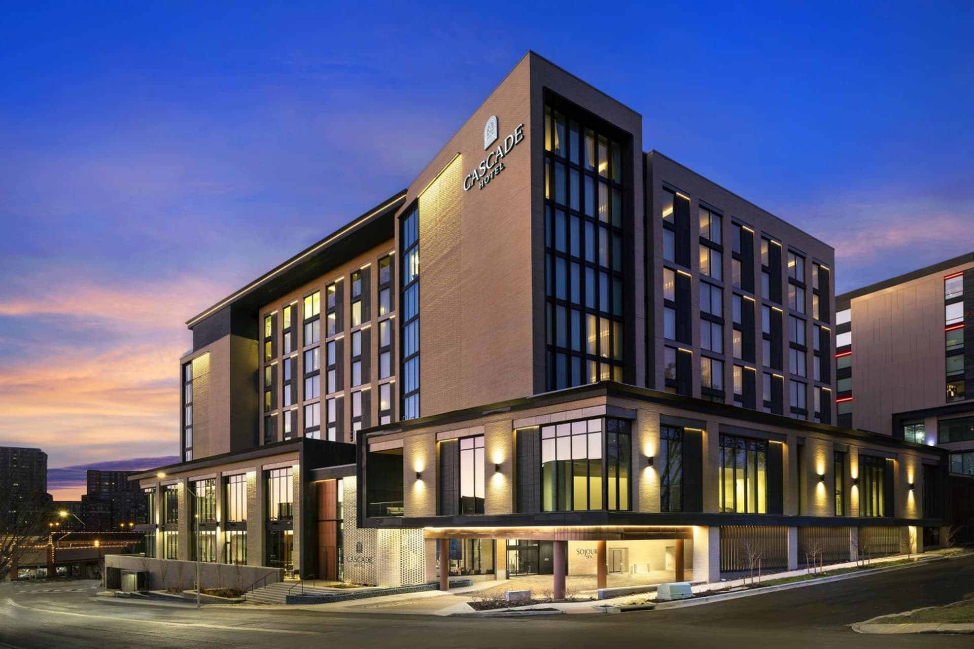 Cascade Hotel, Kansas City, a Tribute Portfolio Hotel featured exterior or lobby in Kansas City, MO — similar hotel