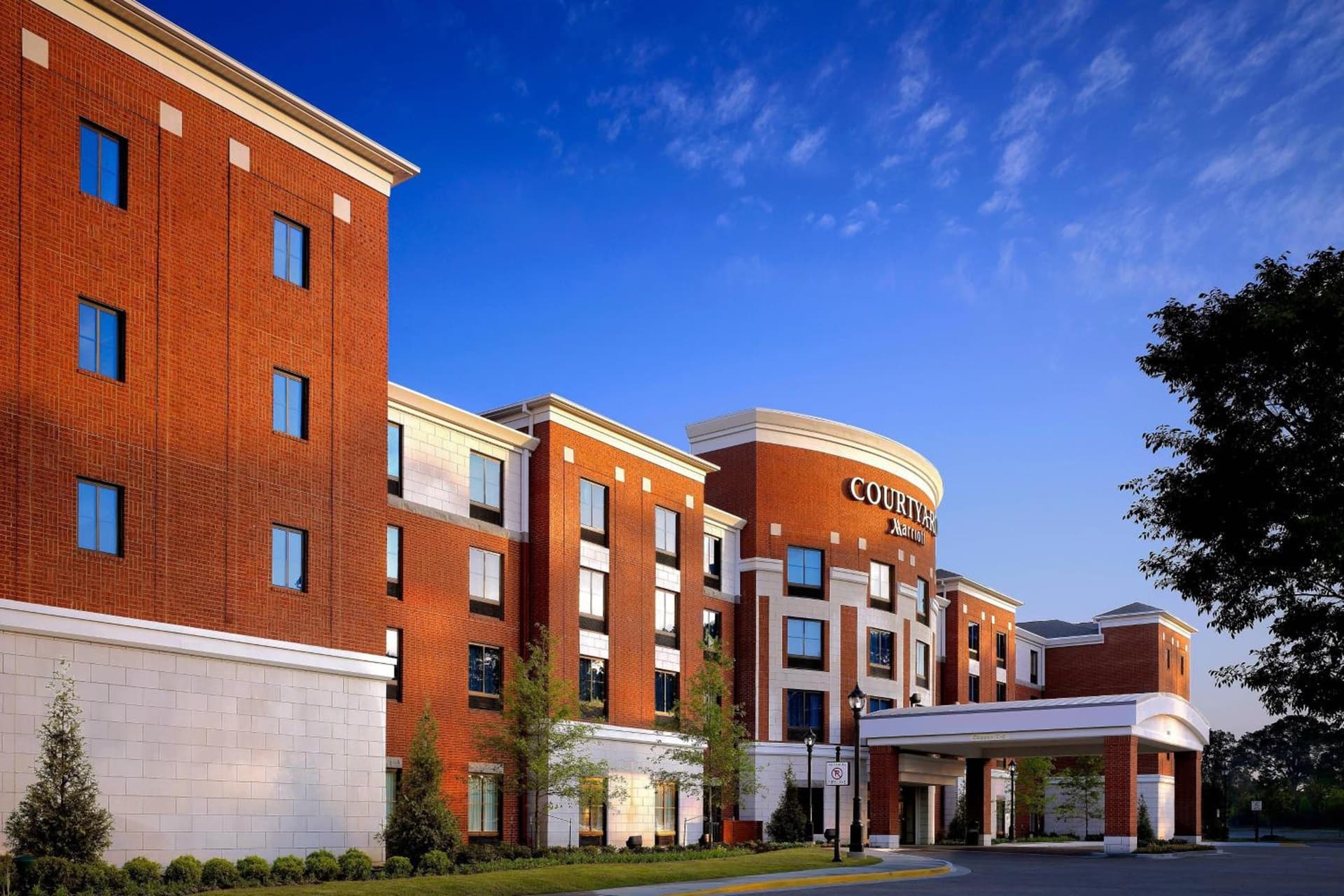 Courtyard Memphis Collierville interior in Collierville, TN — gallery photo 2