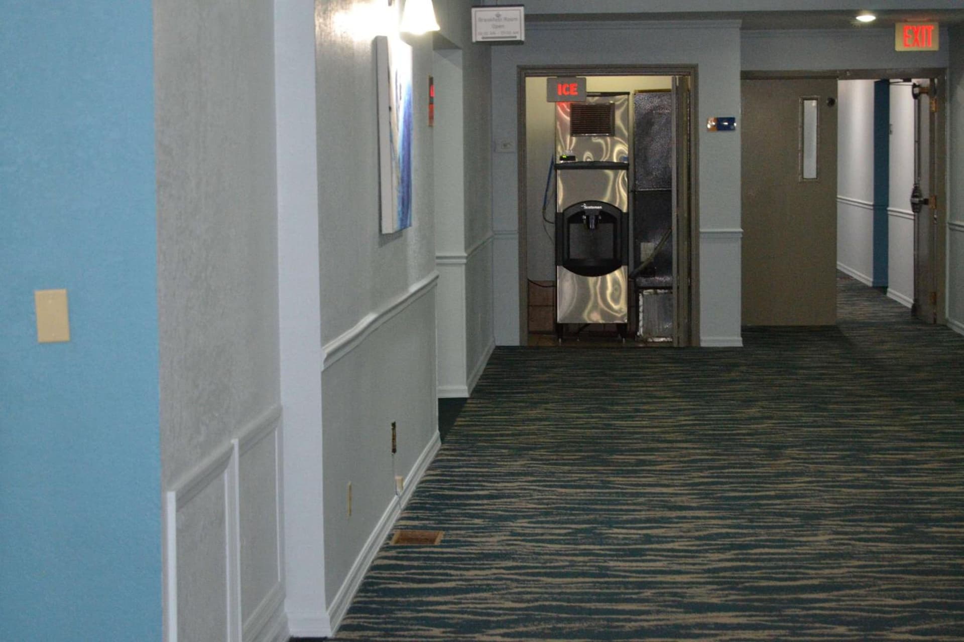 Days Inn and Suites by Wyndham Sikeston property views in Sikeston, MO — gallery photo 3
