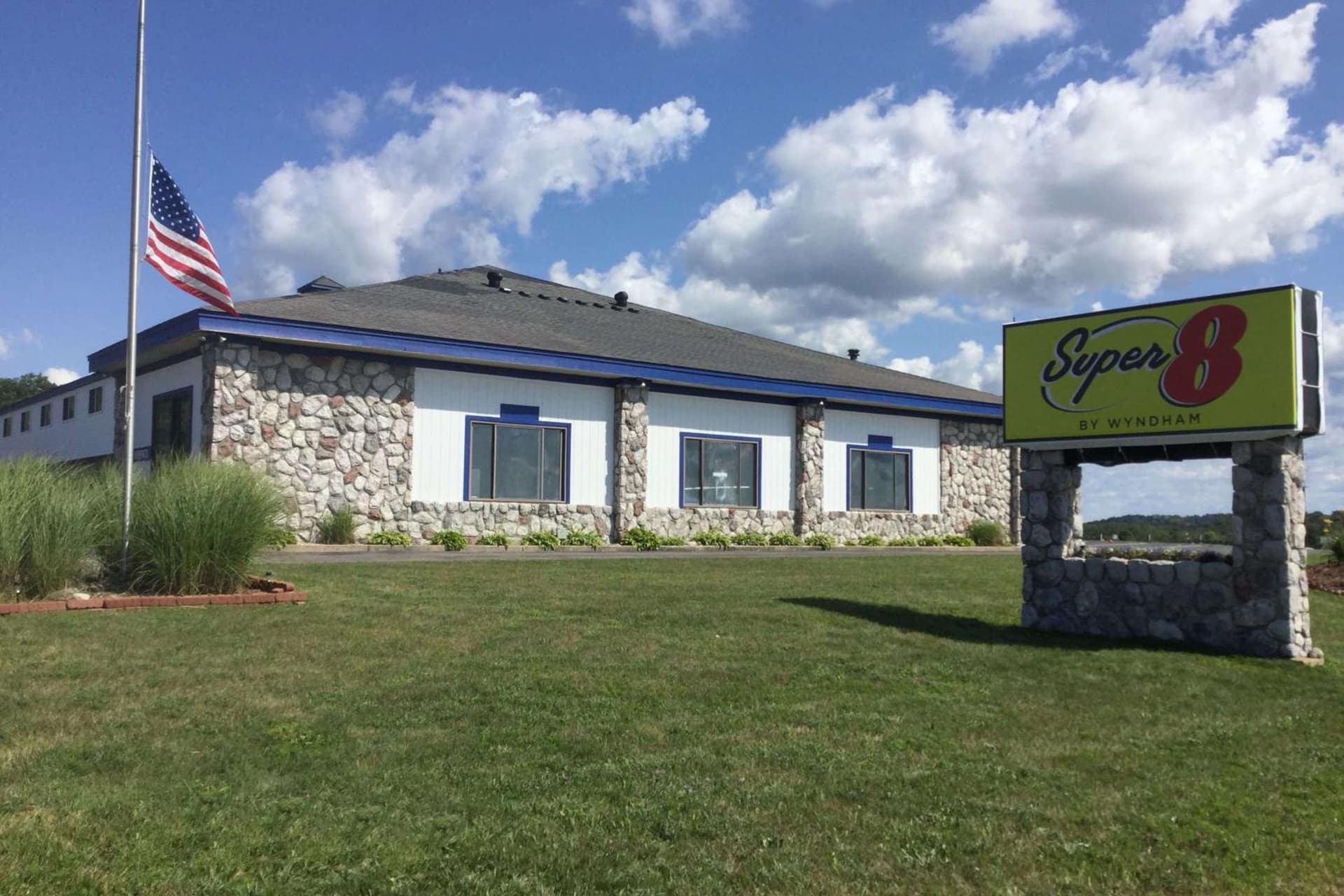 Super 8 by Wyndham Petoskey featured exterior or lobby in Petoskey, MI — similar hotel