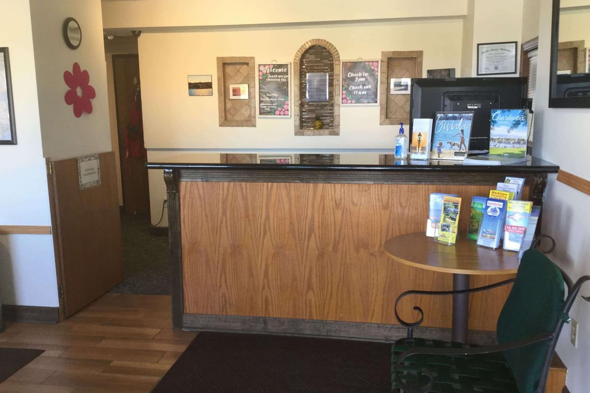 Super 8 by Wyndham Petoskey interior in Petoskey, MI — gallery photo 2