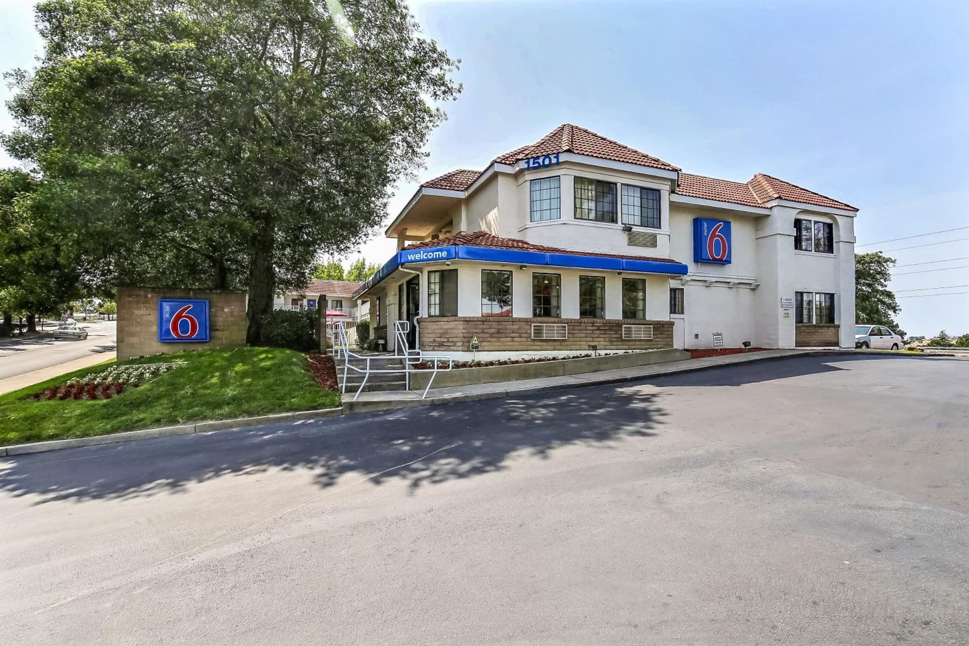 Motel 6-Pinole, CA property views in Pinole, CA — gallery photo 3
