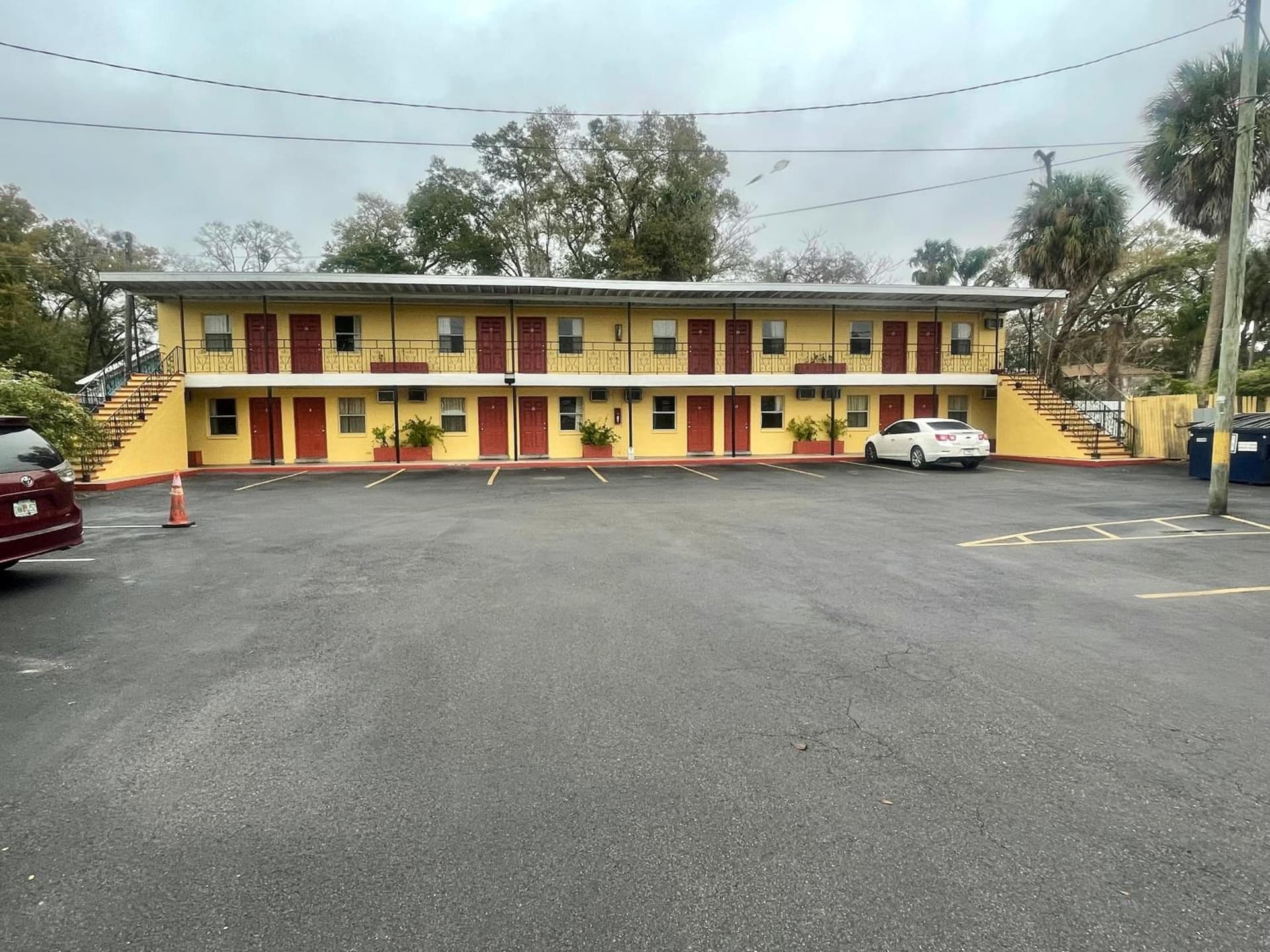Downtown Motel interior in Tampa, FL — gallery photo 2