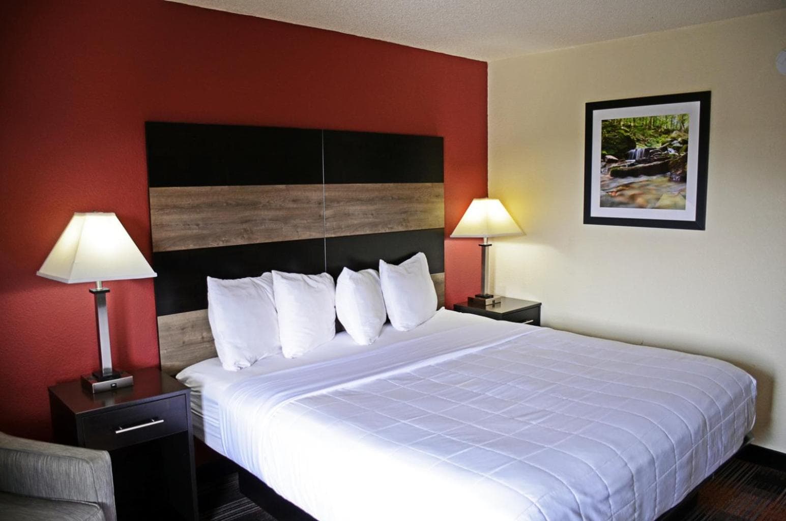 Baymont by Wyndham Waupun interior in Waupun, WI — gallery photo 2