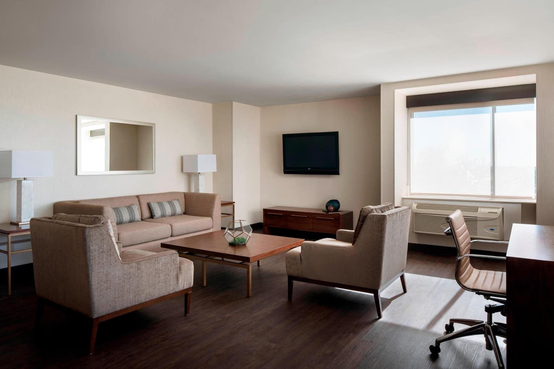 Fullerton Marriott at California State University gallery photo in Fullerton, CA — image 30