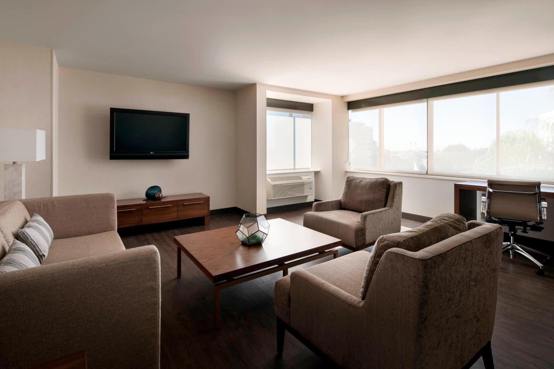 Fullerton Marriott at California State University gallery photo in Fullerton, CA — image 8