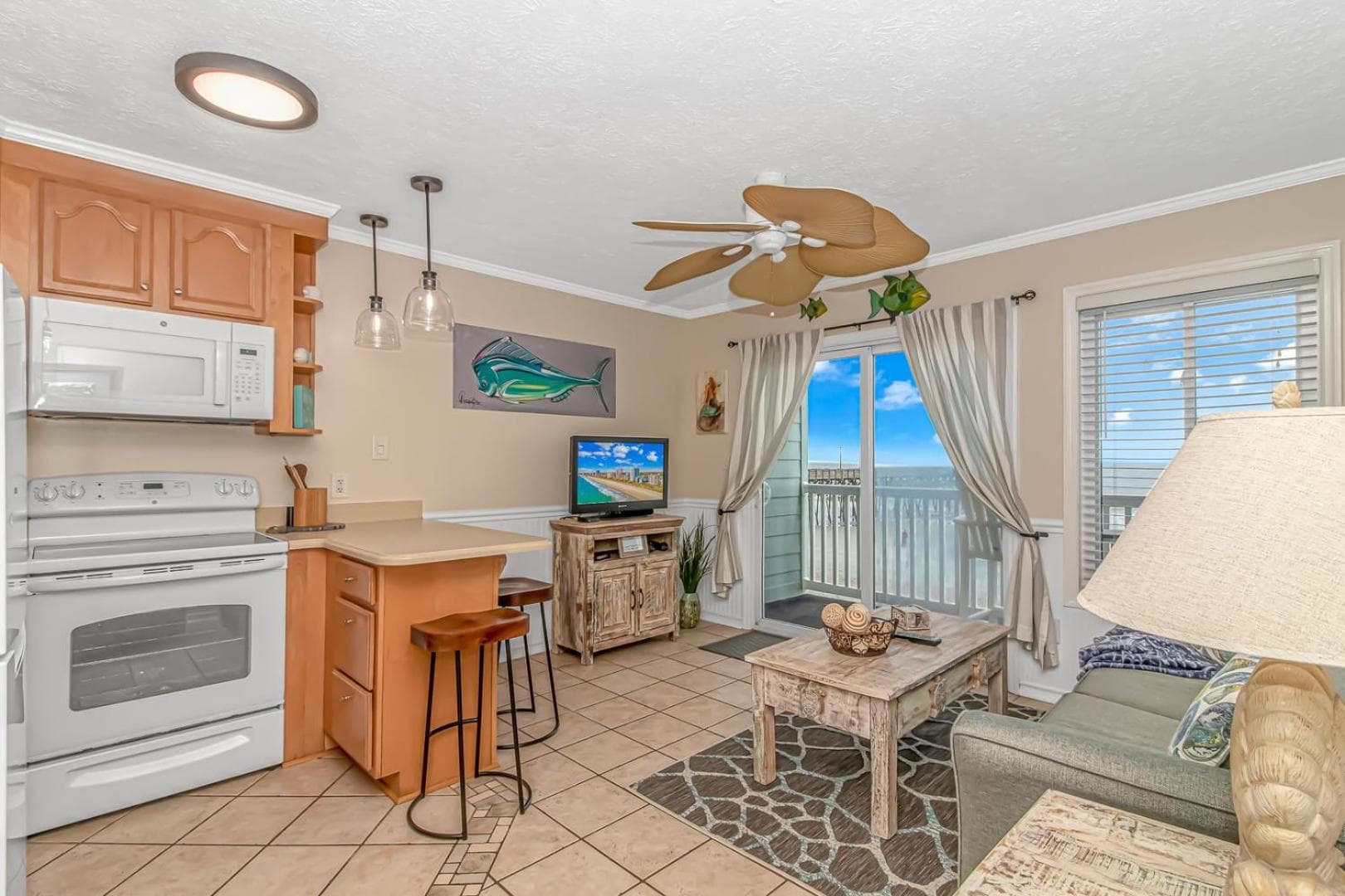 Exceptional Ocean-Pier-Pool Front 1 BR Condo property views in Myrtle Beach, SC — gallery photo 3